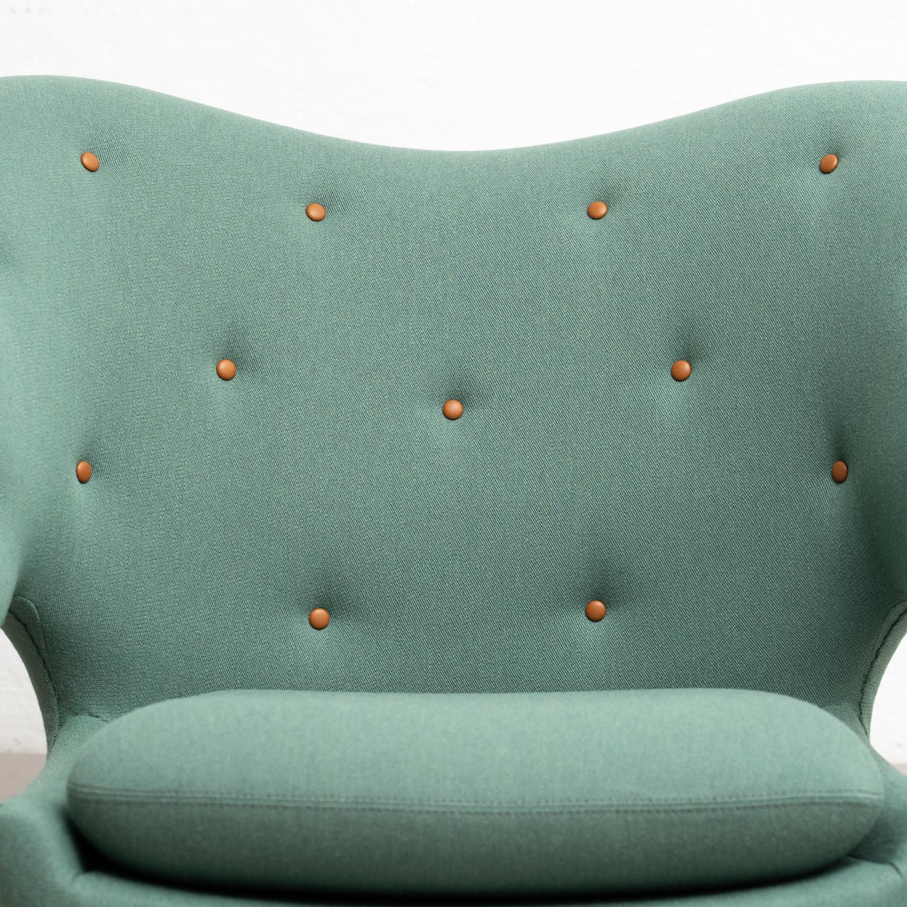 Finn Juhl Pelican Chair Upholstered in Wood and Fabric For Sale 12