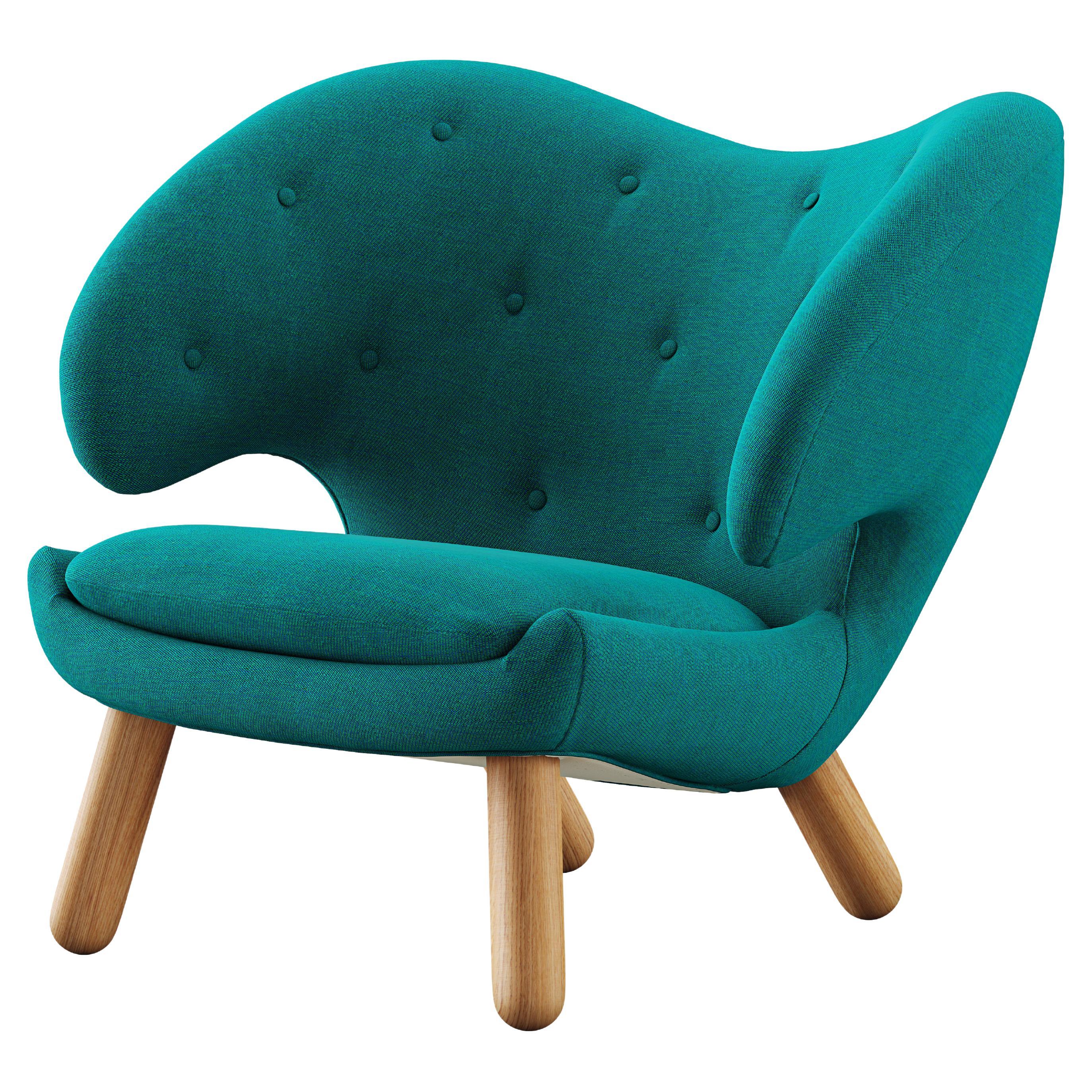 Finn Juhl Pelican Chair Upholstered in Wood and Fabric For Sale at 1stDibs