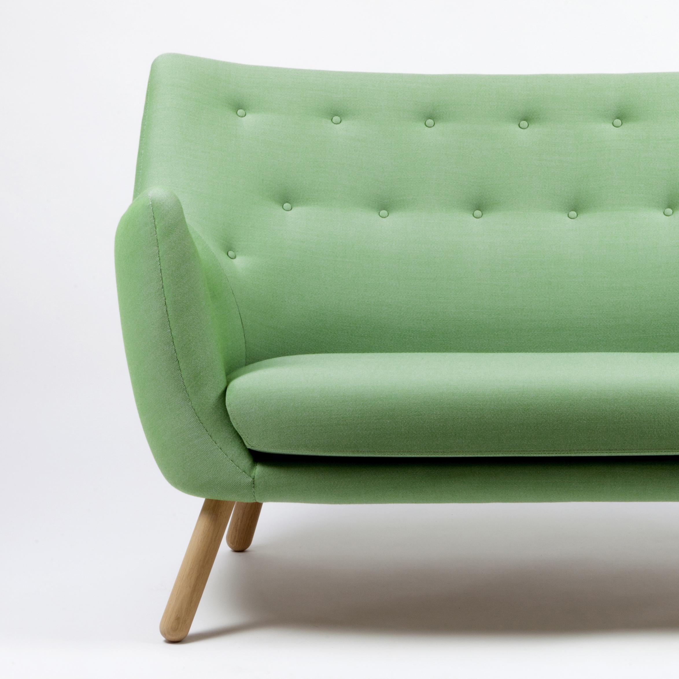 Sofa designed by Finn Juhl
Manufactured by One collection Finn Juhl, (Denmark)

Kvadrat Rime fabric

This small two-seat sofa first saw the light of day at the Copenhagen Cabinetmakers’ Guild Exhibition in 1941. It should be seen as a natural