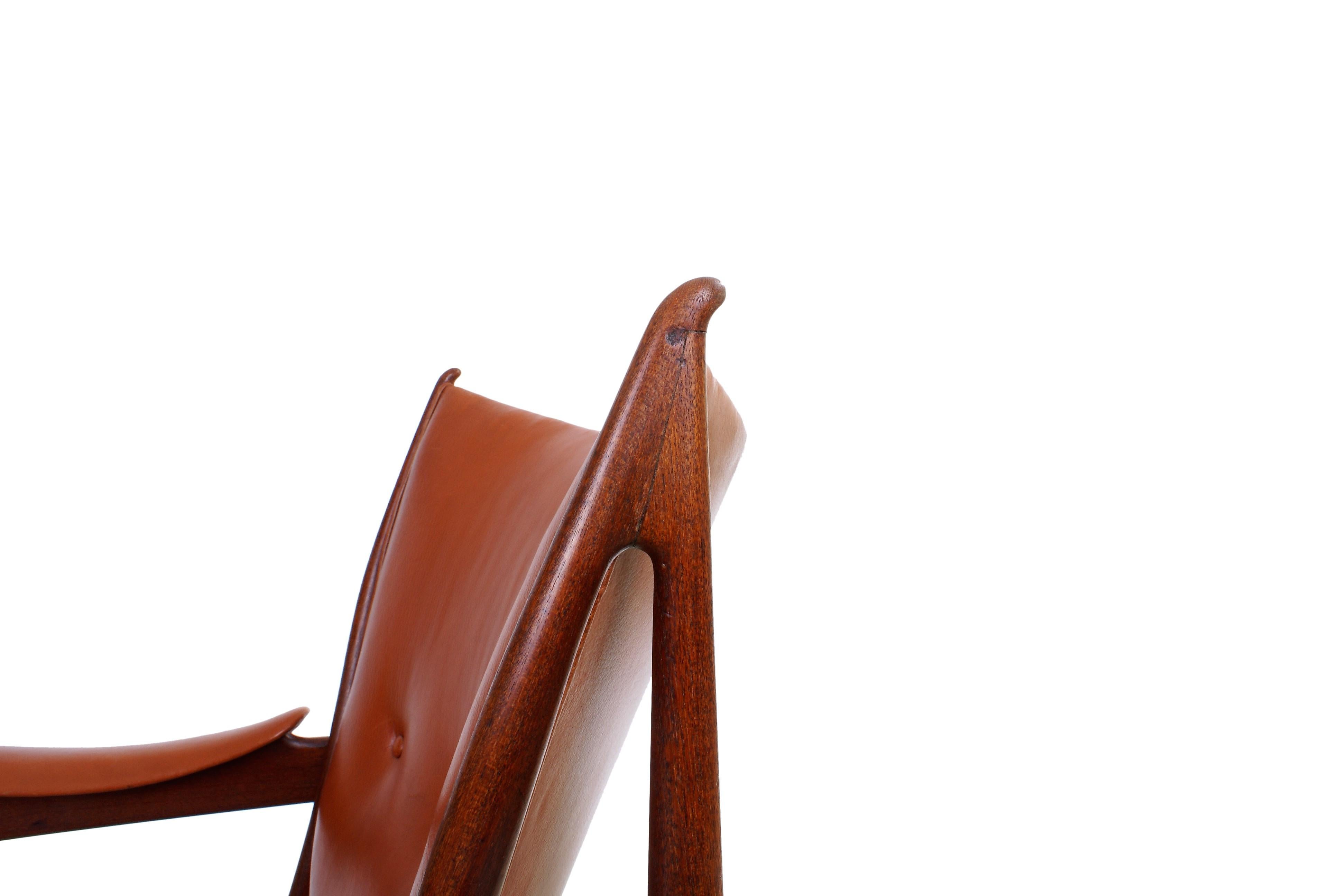 Finn Juhl Rare 'Chieftain' Chair in Teak and Leather for Niels Vodder, 1949 For Sale 2