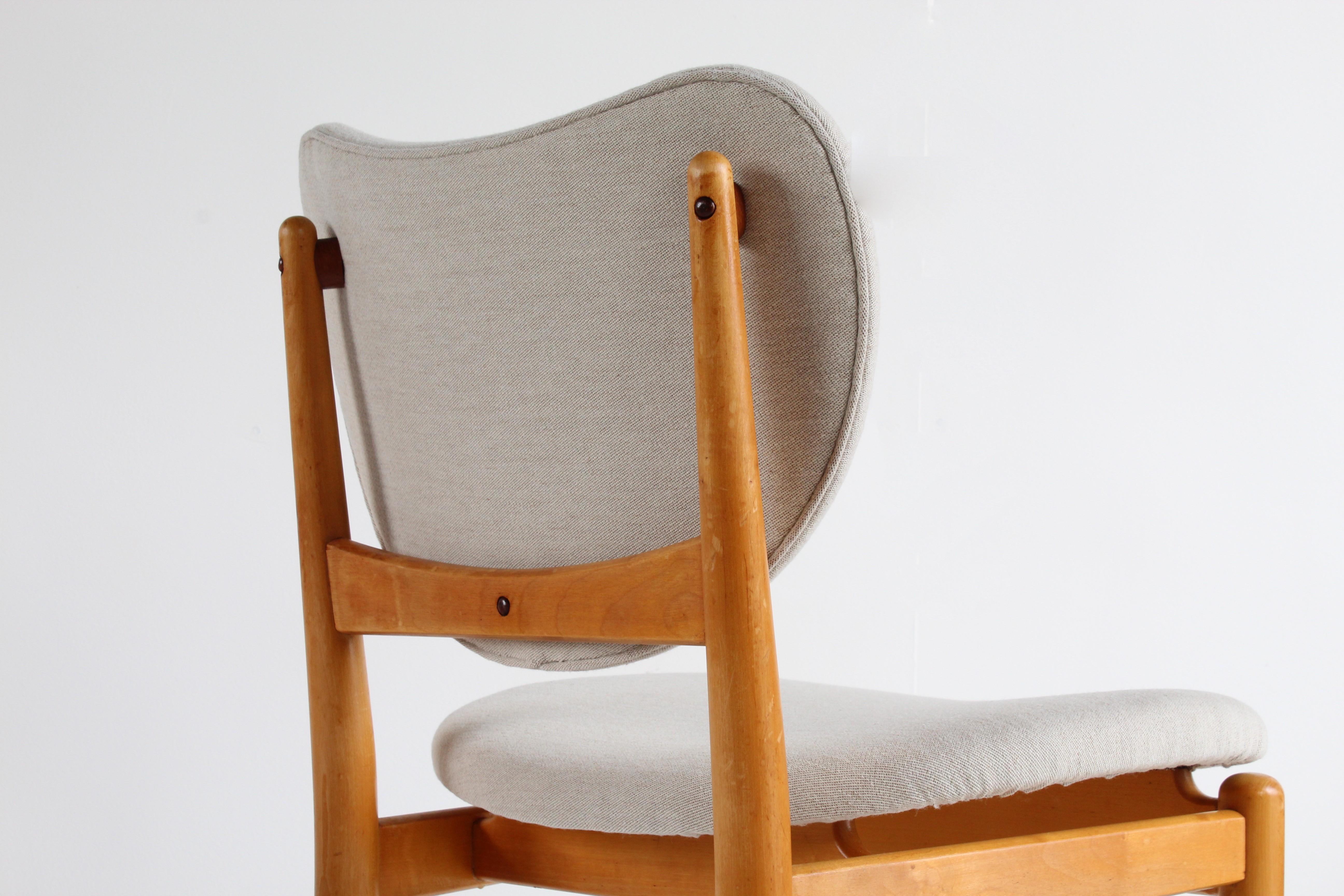 Finn Juhl, Rare Dining / Side Chairs, Maple, Teak, Beige Fabric, Denmark, 1949 2