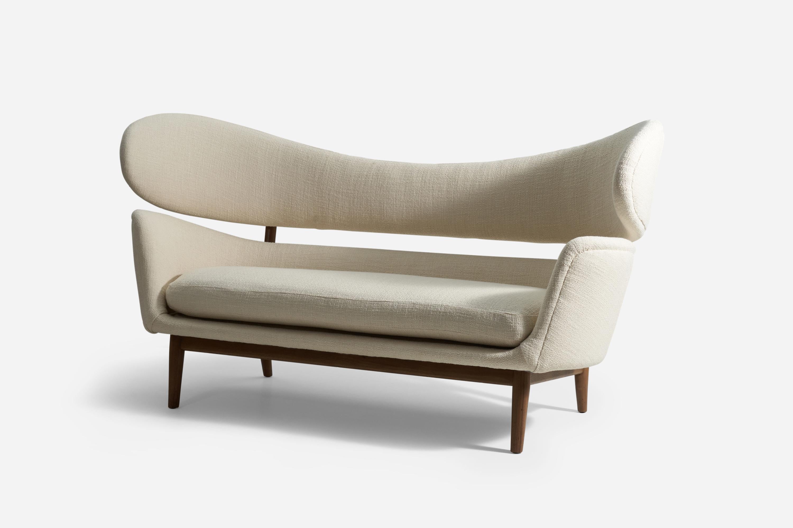 Finn Juhl, seltenes wichtiges Sofa-Stoff aus Nussbaumholz, Baker Furniture Vereinigte Staaten 1951 (Moderne der Mitte des Jahrhunderts) im Angebot