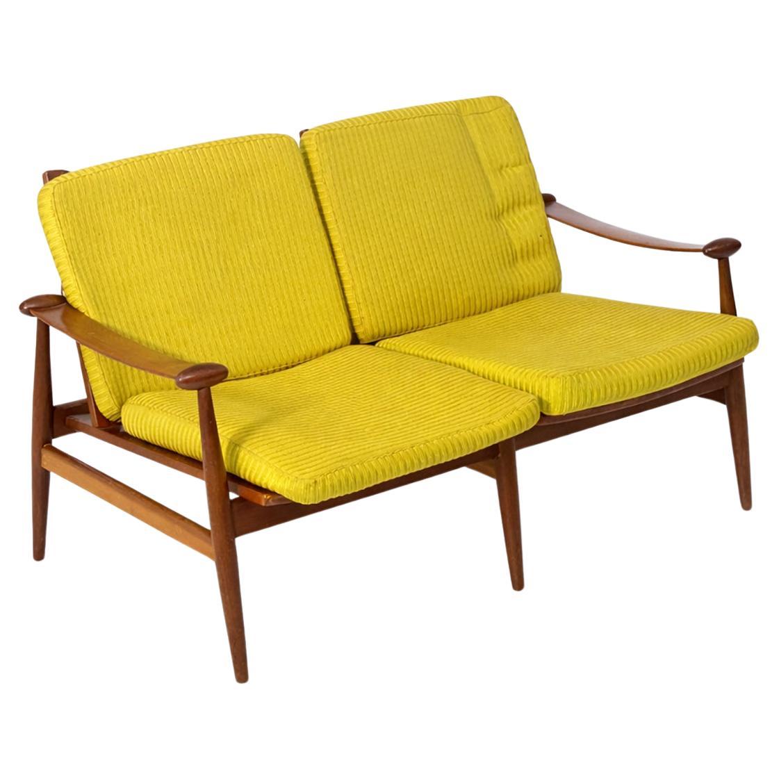 Finn Juhl rare sofa presented at the X Triennale, Denmark Pavilion 195 For Sale