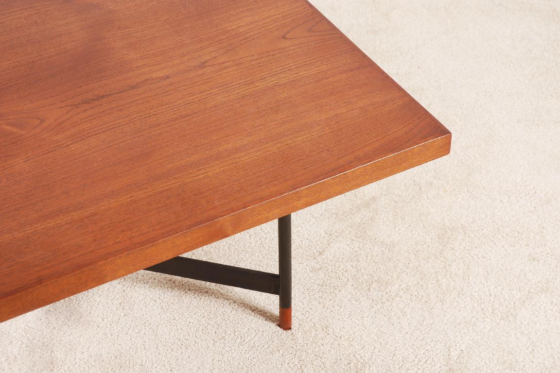 Finn Juhl, Rare Teak Coffee Table FJ-57, 1950s In Good Condition For Sale In Paris, FR