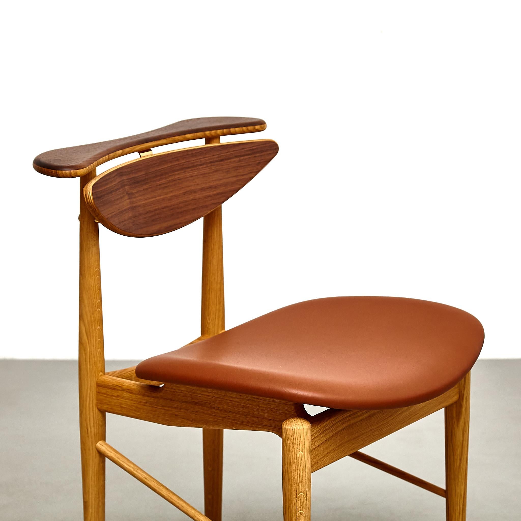 Finn Juhl Reading Chair, Wood and Leather For Sale 4