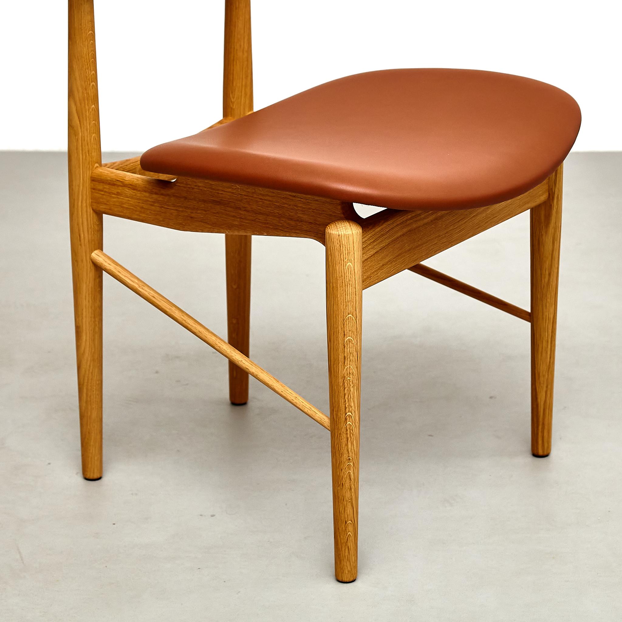 Finn Juhl Reading Chair, Wood and Leather For Sale 5