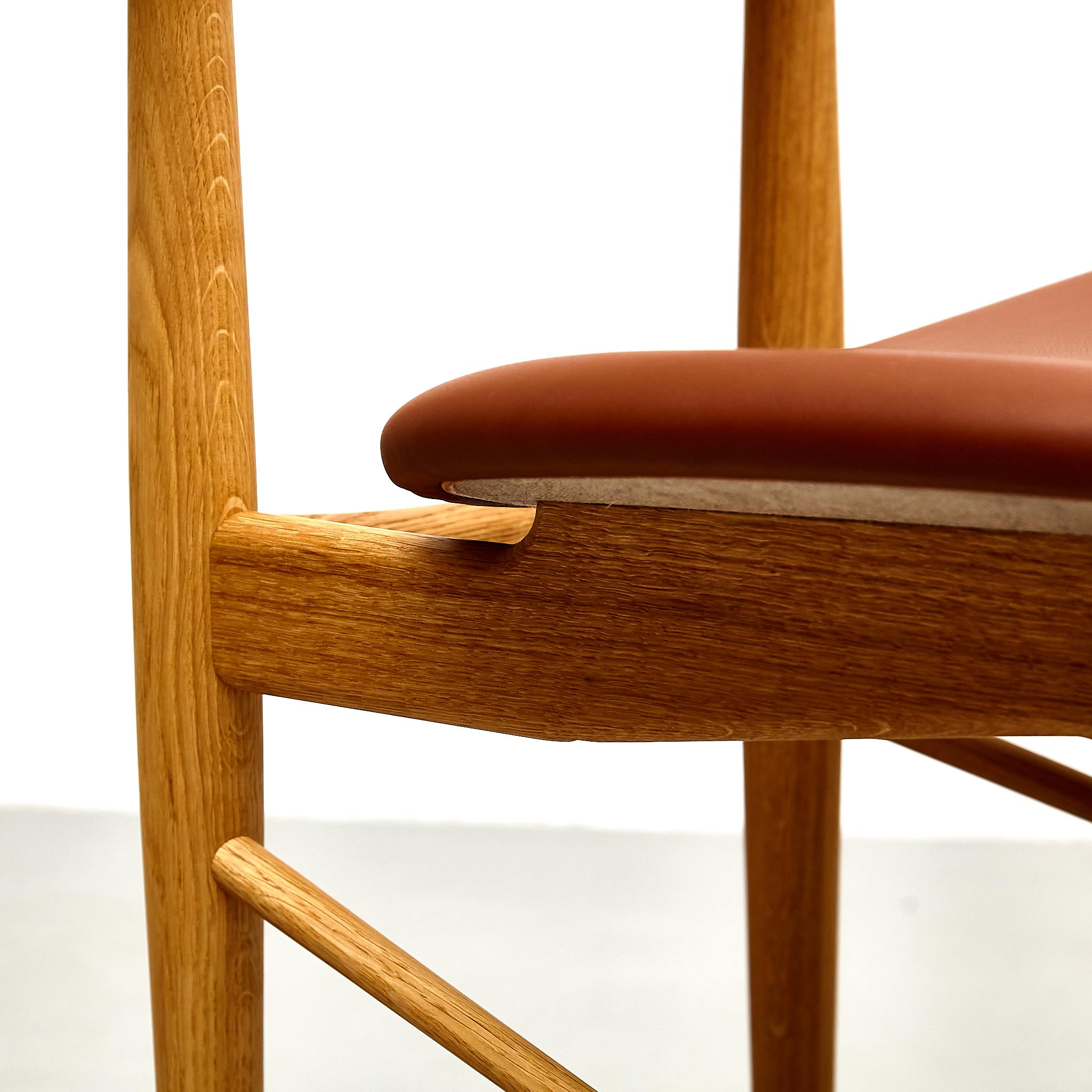 Finn Juhl Reading Chair, Wood and Leather For Sale 10