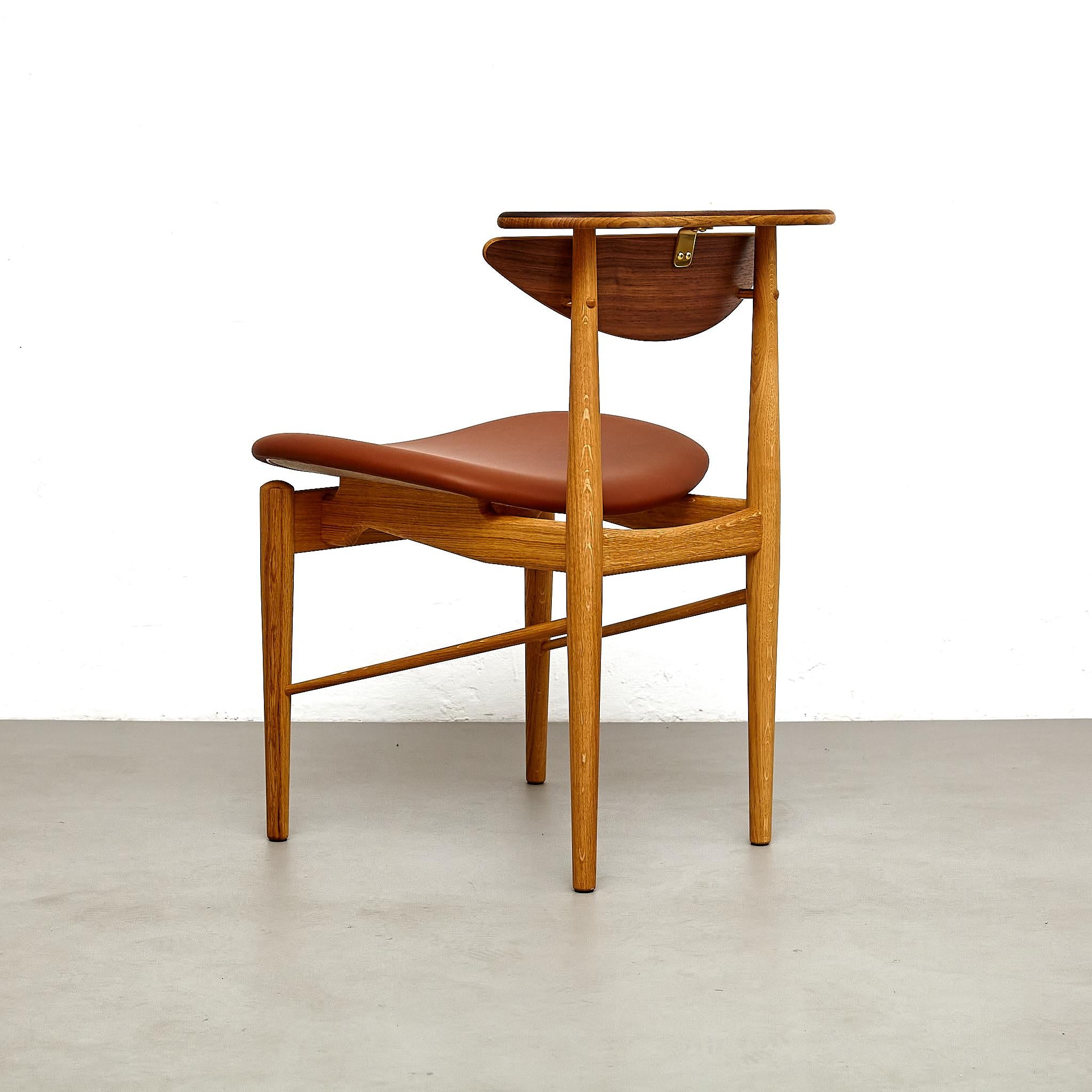 Contemporary Finn Juhl Reading Chair, Wood and Leather For Sale