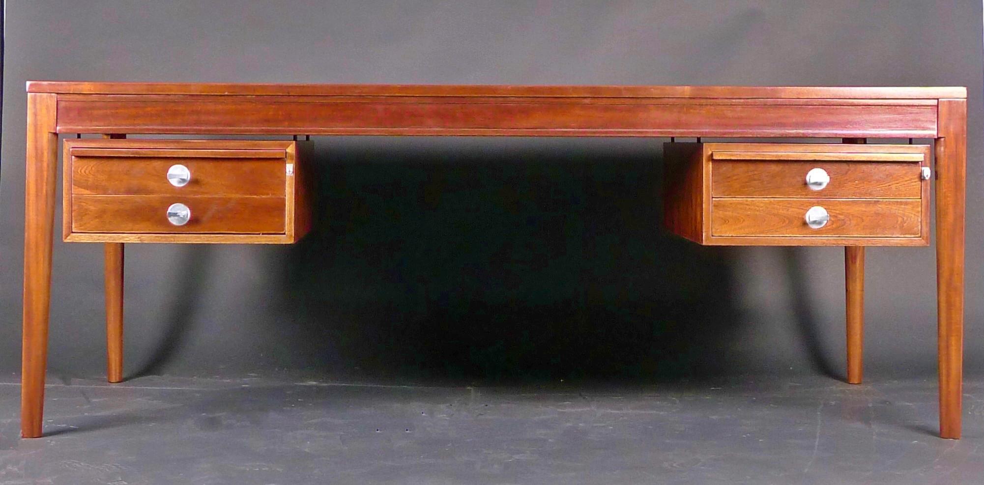 Finn Juhl „Diplomat“-Schreibtisch aus Rosenholz, France & Son, Dänemark 1960er Jahre (Moderne der Mitte des Jahrhunderts)