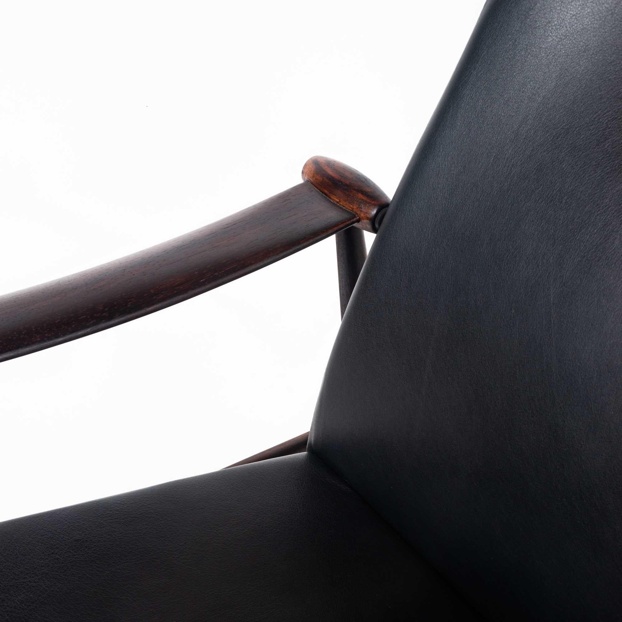 Finn Juhl Rosewood Spade Chair FD133 In Good Condition For Sale In Seattle, WA