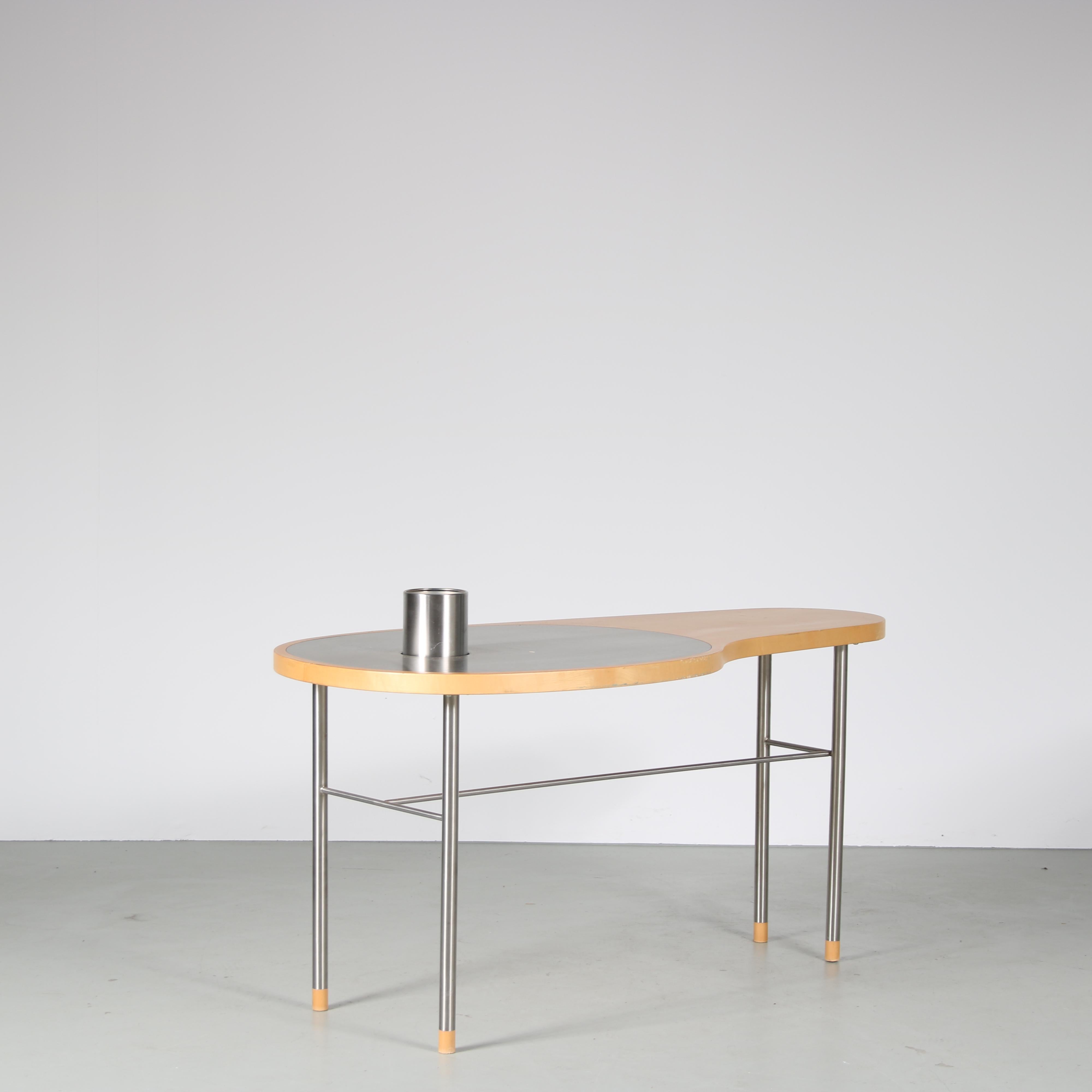 An iconic “Ross” coffee table, designed by Finn Juhl and manufactured by House of Finn Juhl in Denmark around 2000.

A most innovating piece of design at it’s time, nowadays still a very modern design that fitting for many kinds of decors! The