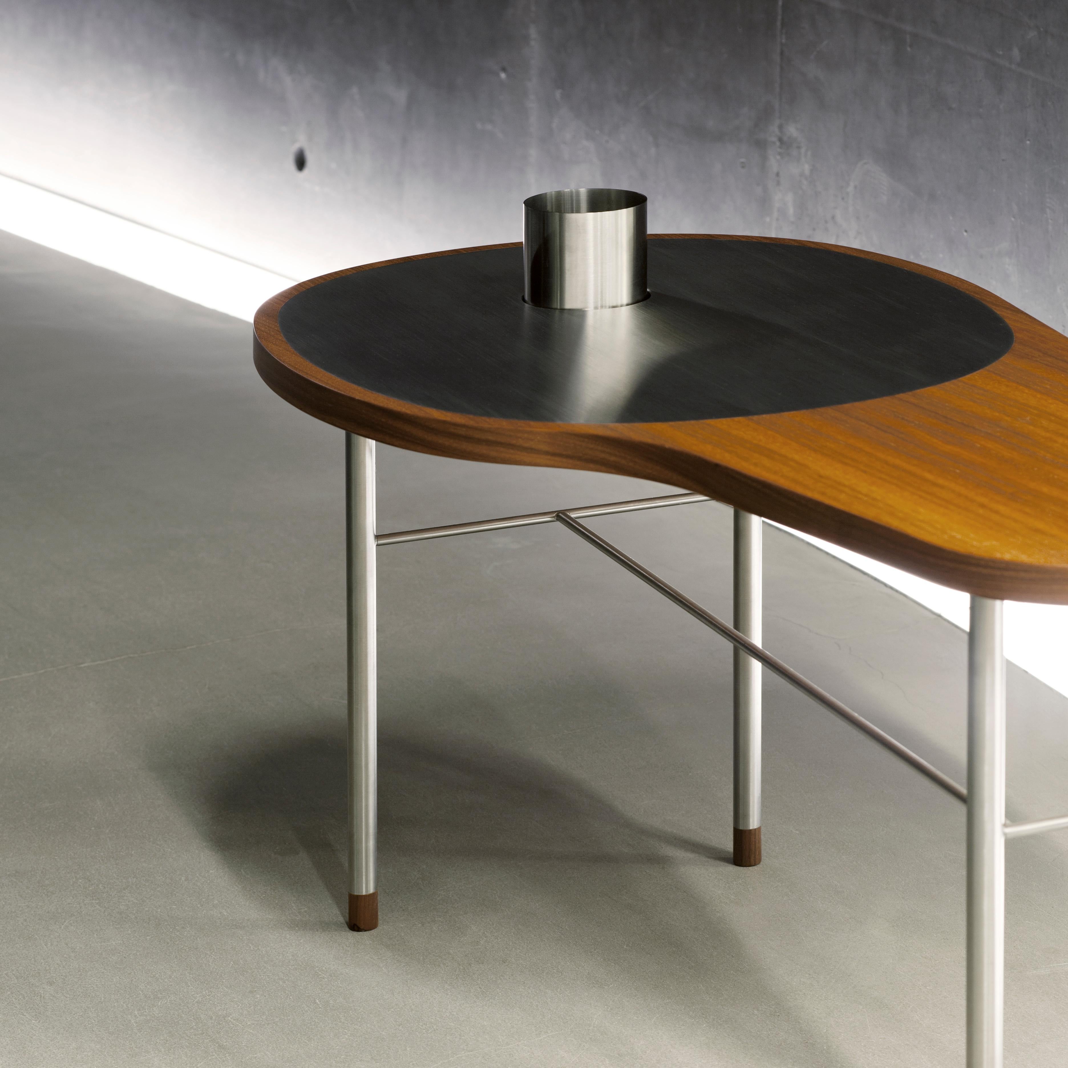 Contemporary Finn Juhl Ross Coffee Table Mape Discontinued Walnut For Sale