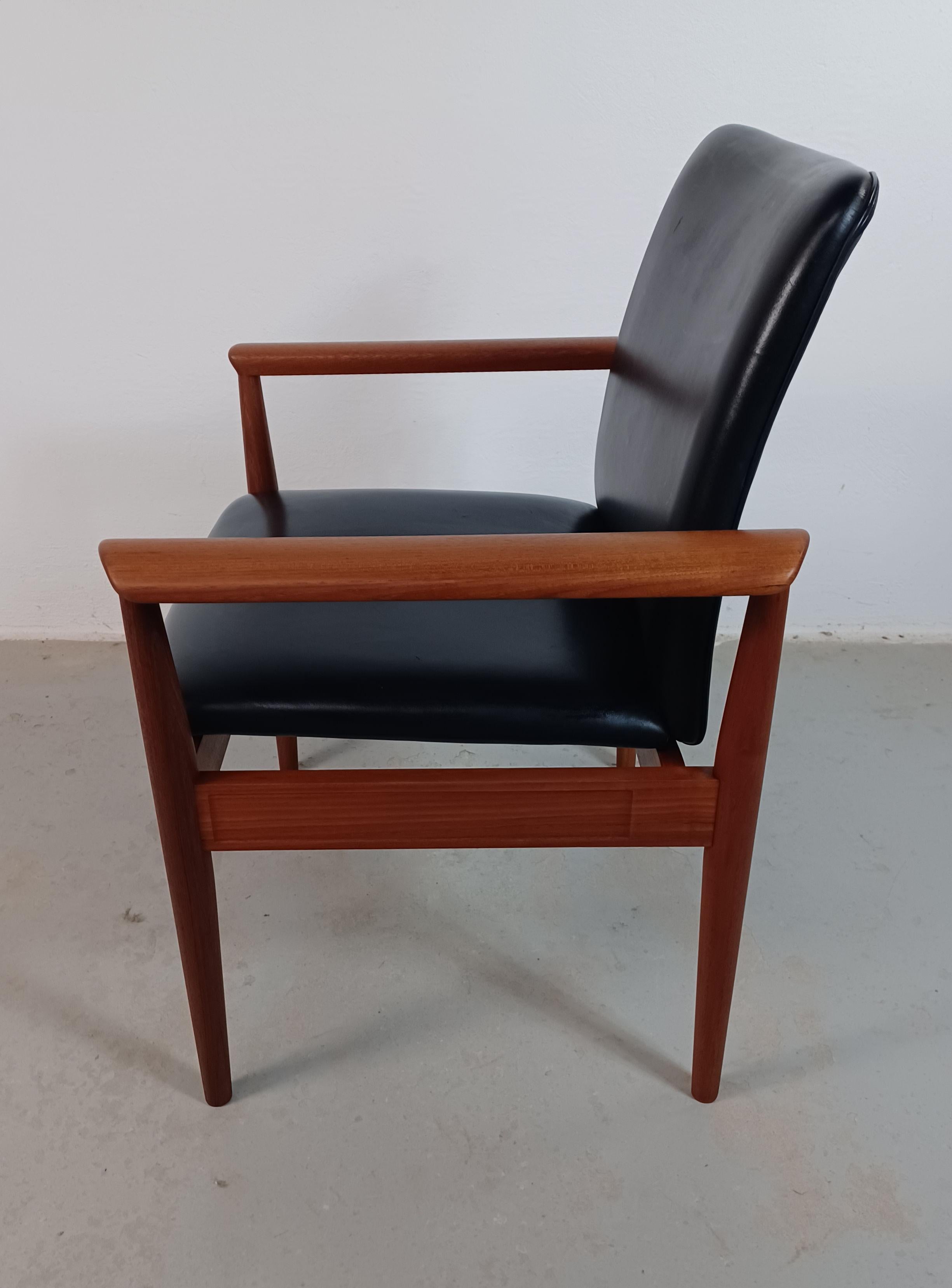 Danish Finn Juhl Set of Two Fully Restored Armchairs Including Custom Upholstery Cado For Sale