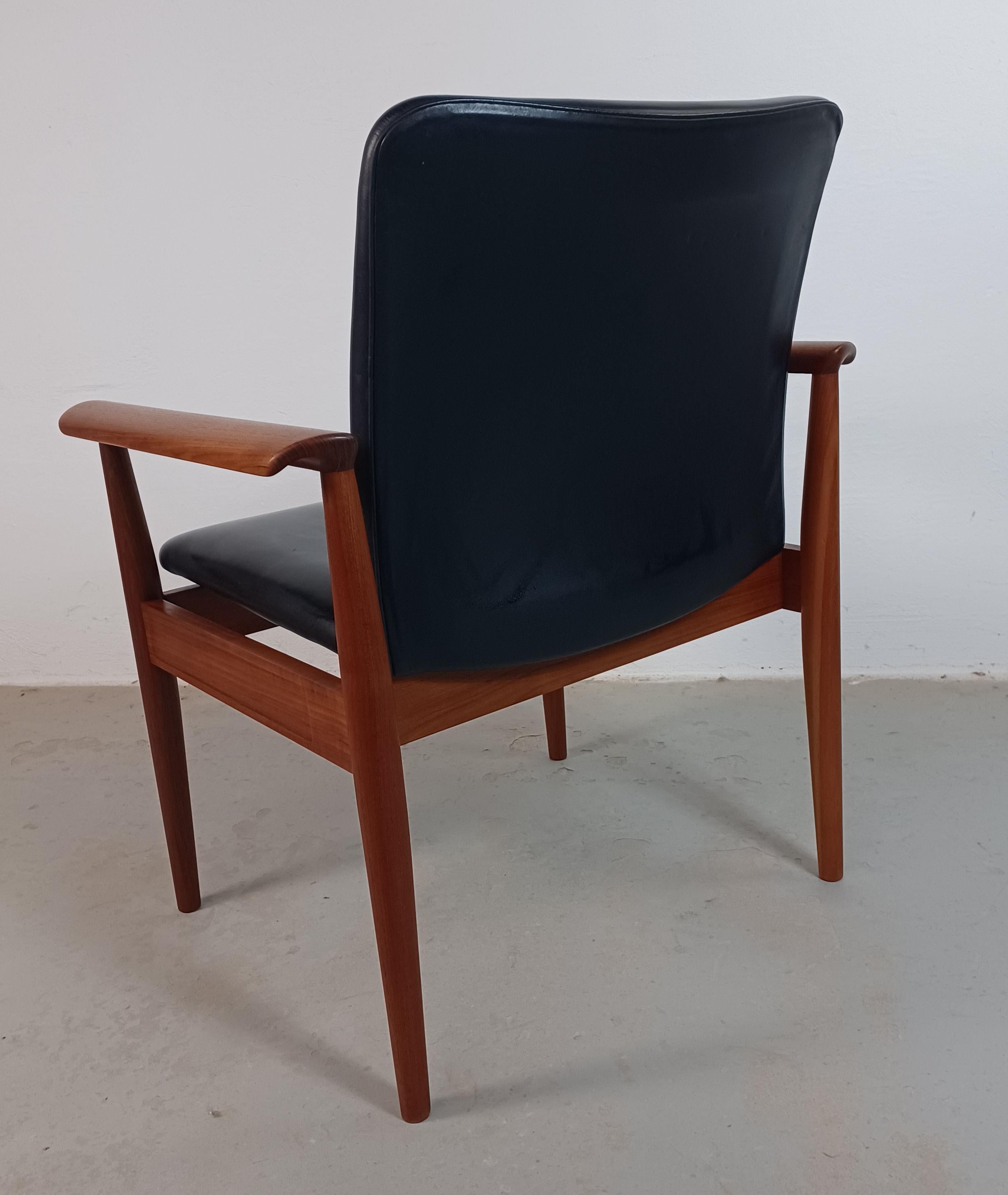 Mid-20th Century Finn Juhl Set of Two Fully Restored Armchairs Including Custom Upholstery Cado For Sale