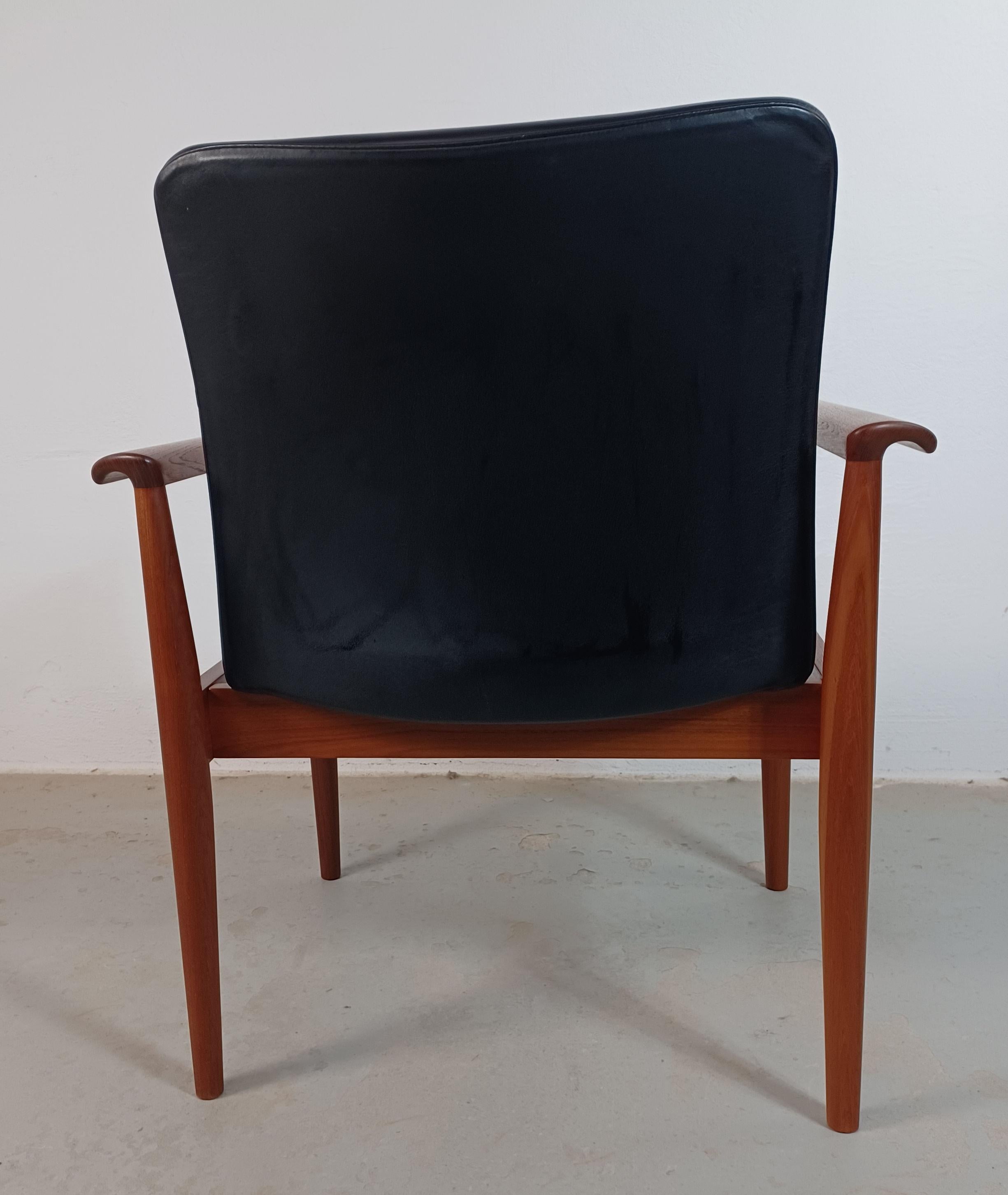 Leather Finn Juhl Set of Two Fully Restored Armchairs Including Custom Upholstery Cado For Sale
