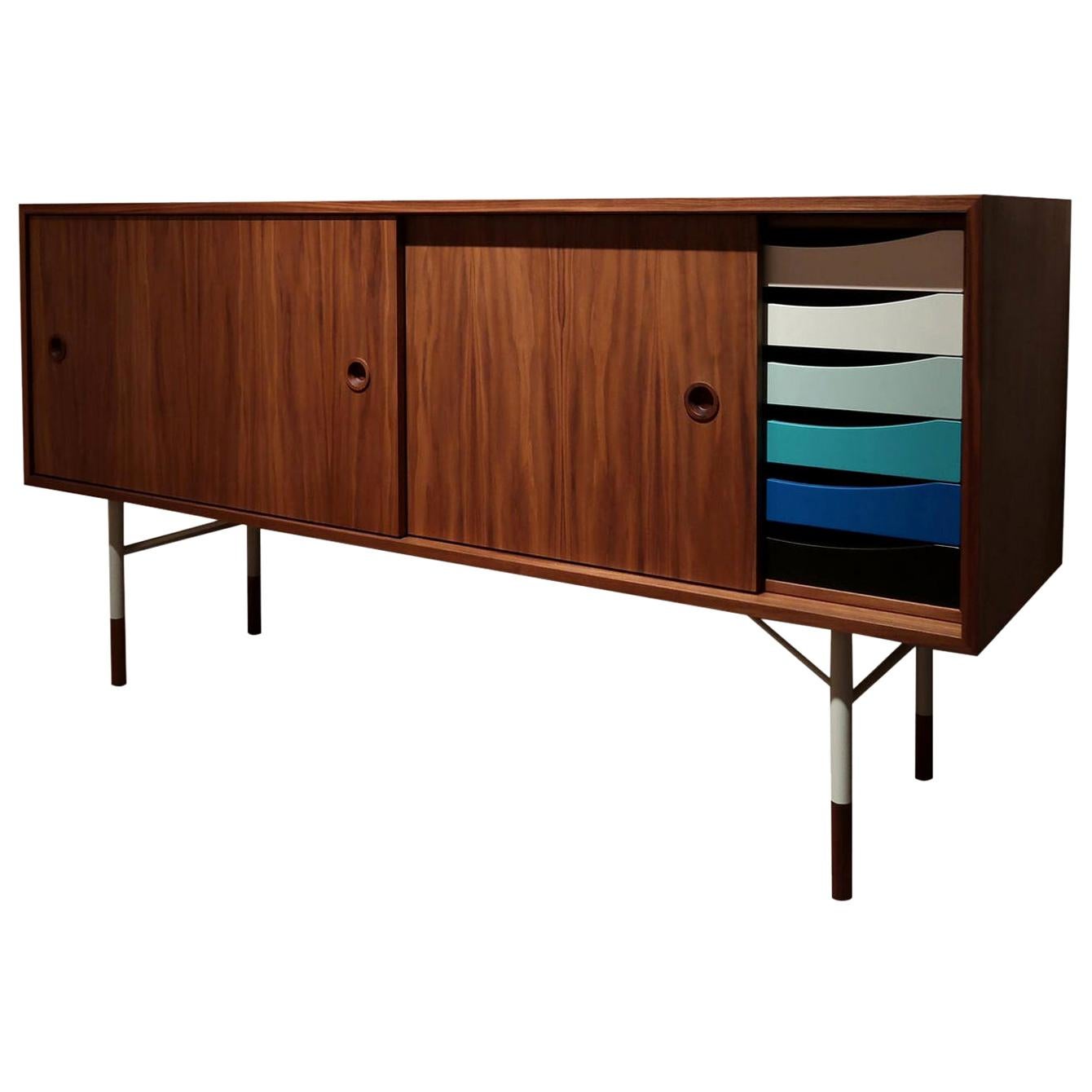 Finn Juhl Sideboard in Wood and whit Unit Tray in Cold Colors