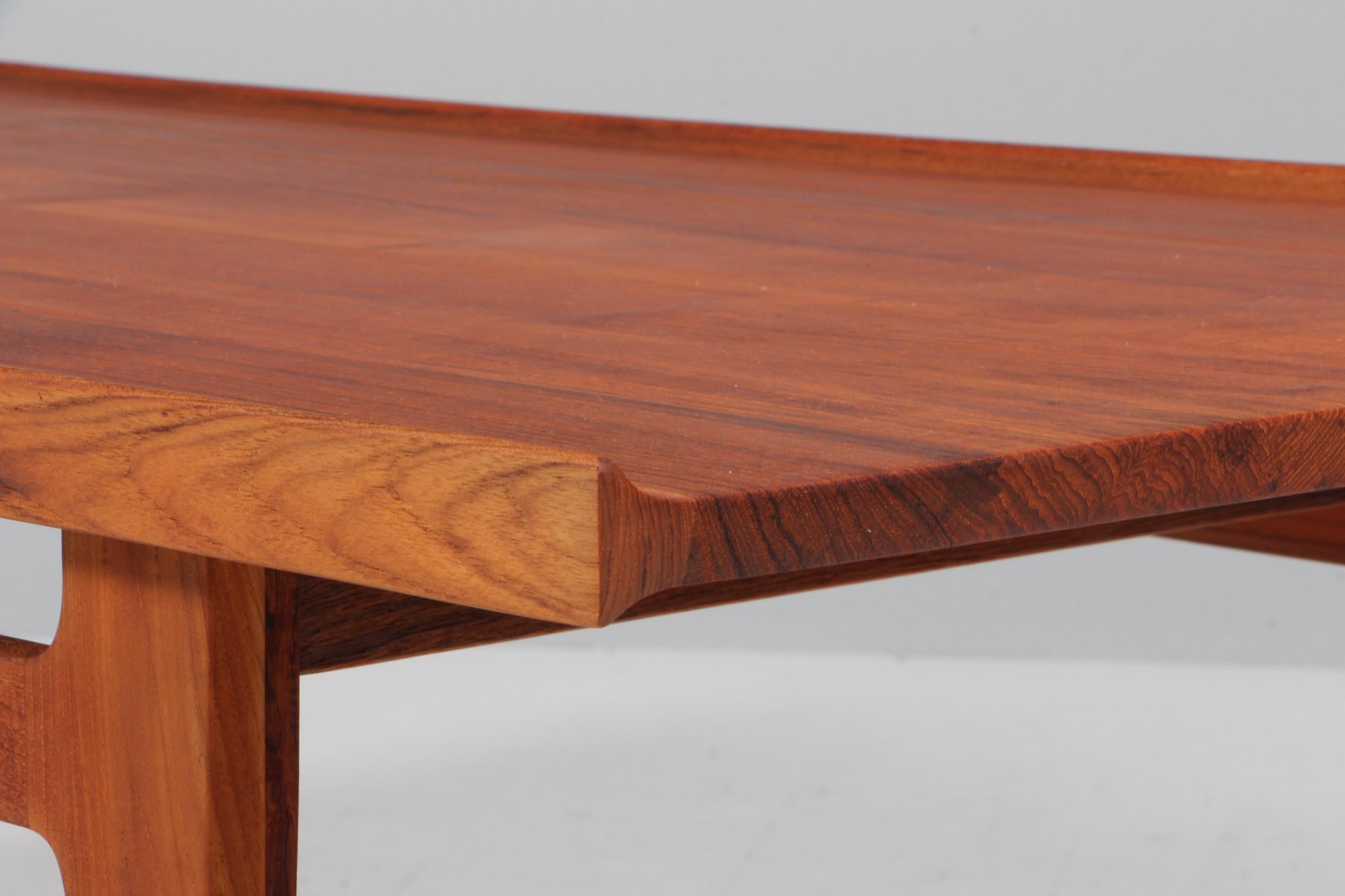 Finn juhl sofa table in solid teak, model 500 In Good Condition For Sale In Esbjerg, DK