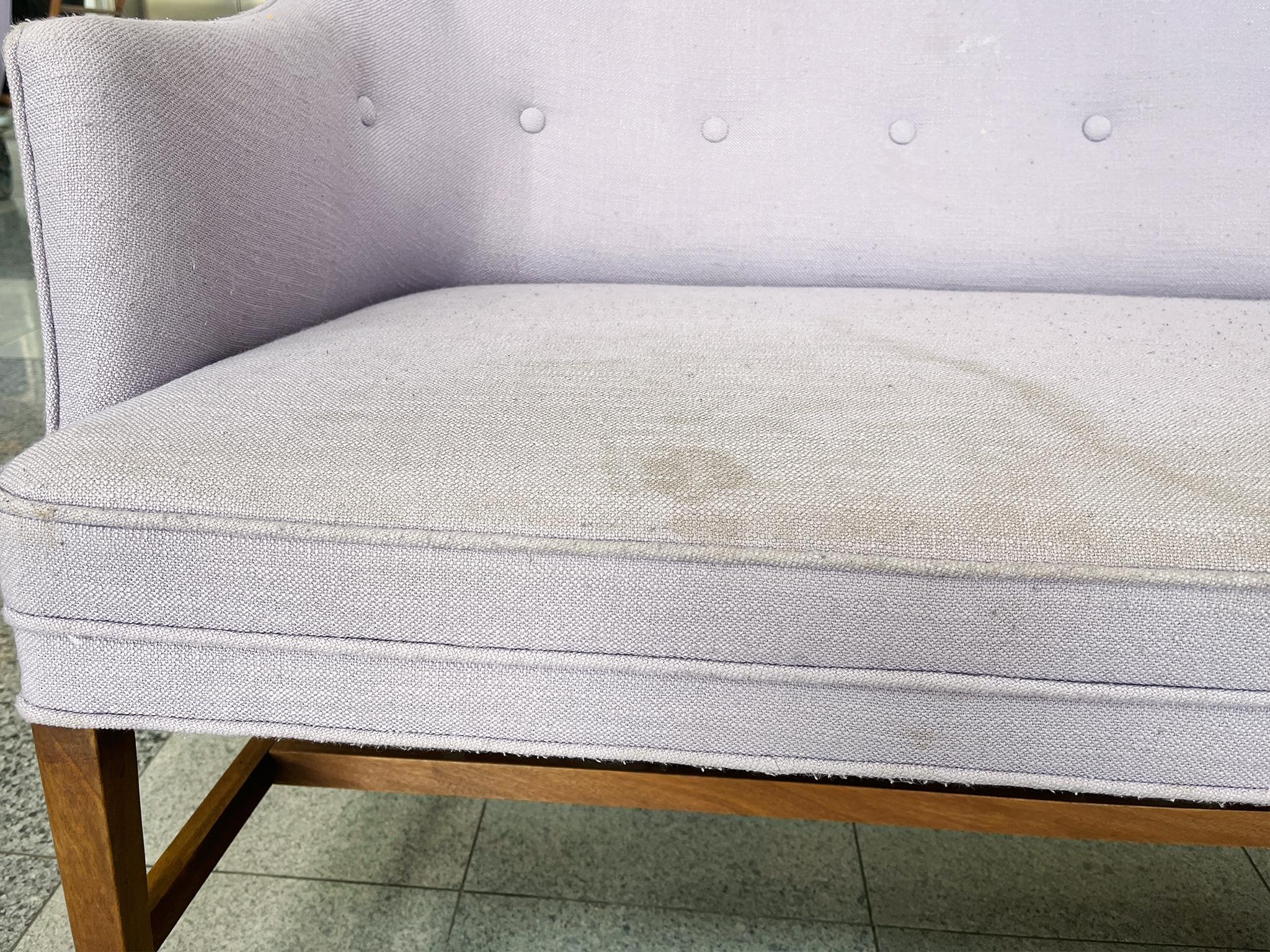 Divanetti moderni danesi in stile Finn Juhls - una coppia in vendita 4