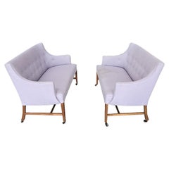 Canapés modernes danois de style Finn Juhl - une paire