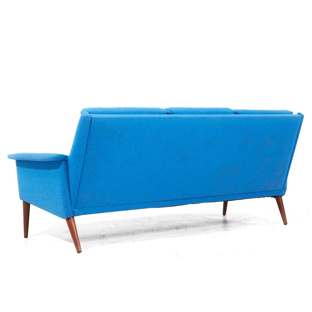 Finn Juhl Stil Dänisches Teakholz Blaues Sofa im Mid-Century-Stil im Angebot 2