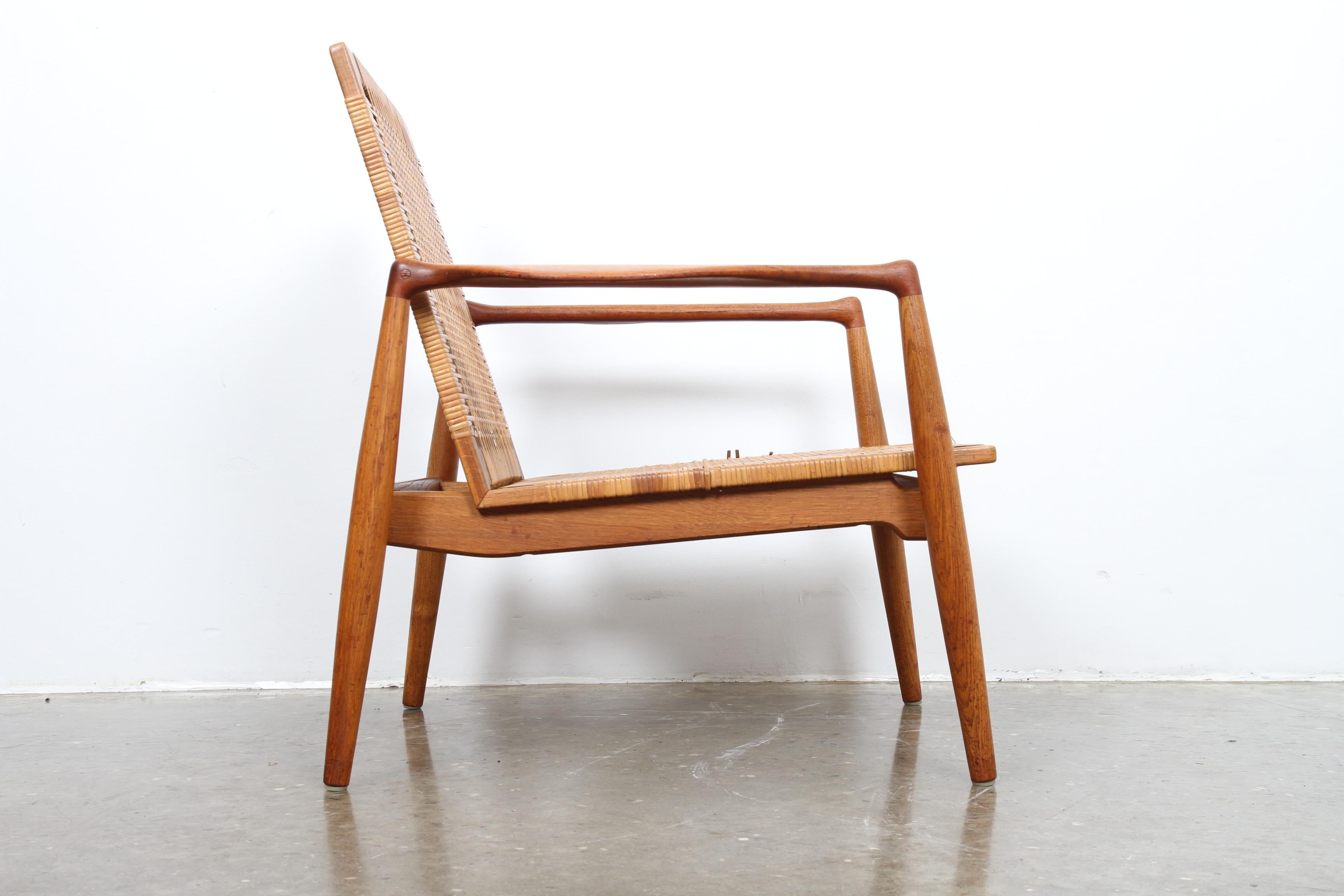This very rare lounge chair is designed by danish architect Finn Juhl in 1956 is made in very limited numbers by Søren Willadsens Møbelfabrik. Finn Juhl is probably the most desired Danish architect, and that says a lot.
This chair is a sculpture