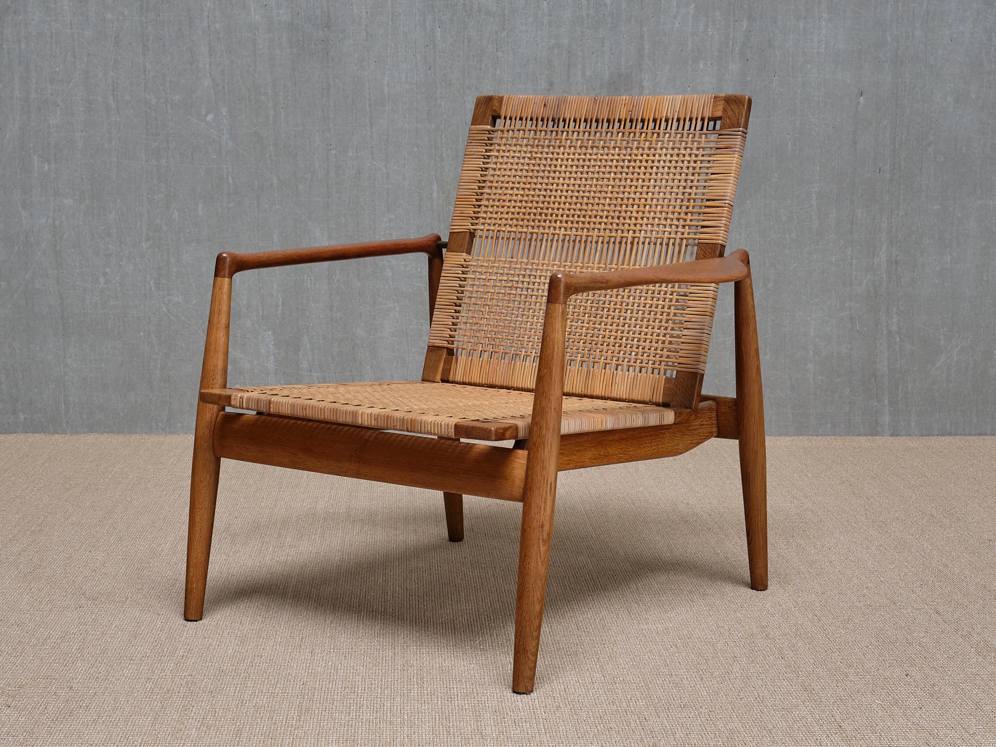 Finn Juhl SW 96 Armchair in Teak, Oak and Cane, Søren Willadsen, Denmark, 1956 For Sale 4