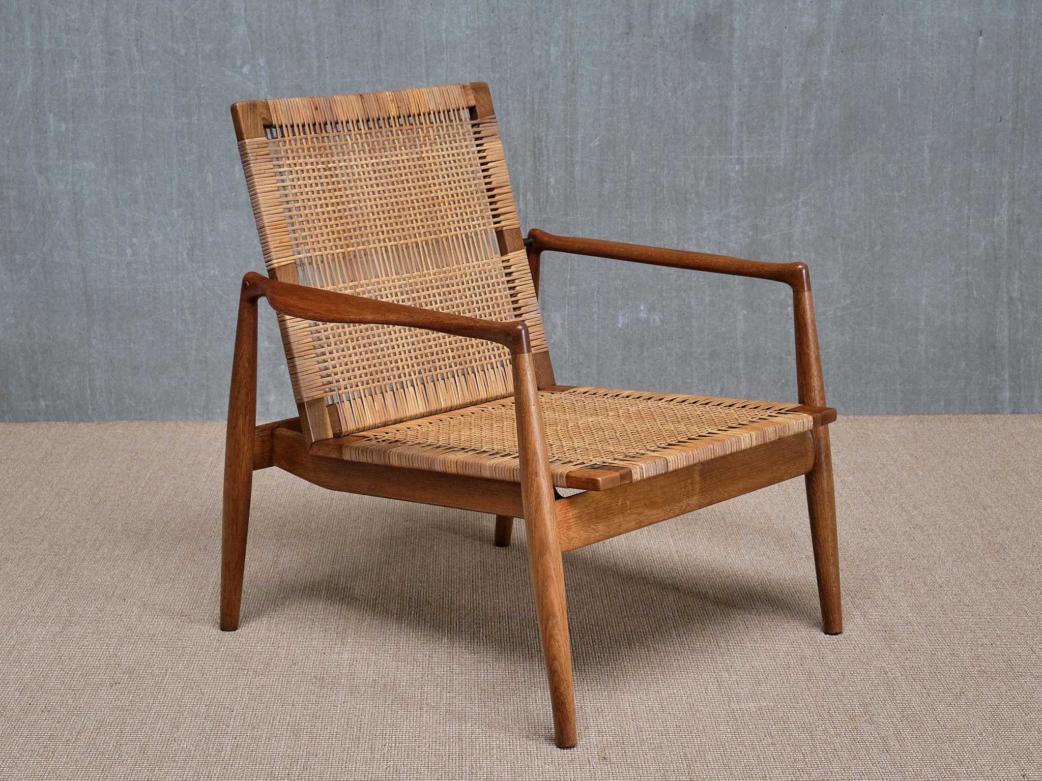 Finn Juhl SW 96 Armchair in Teak, Oak and Cane, Søren Willadsen, Denmark, 1956 In Good Condition For Sale In The Hague, NL