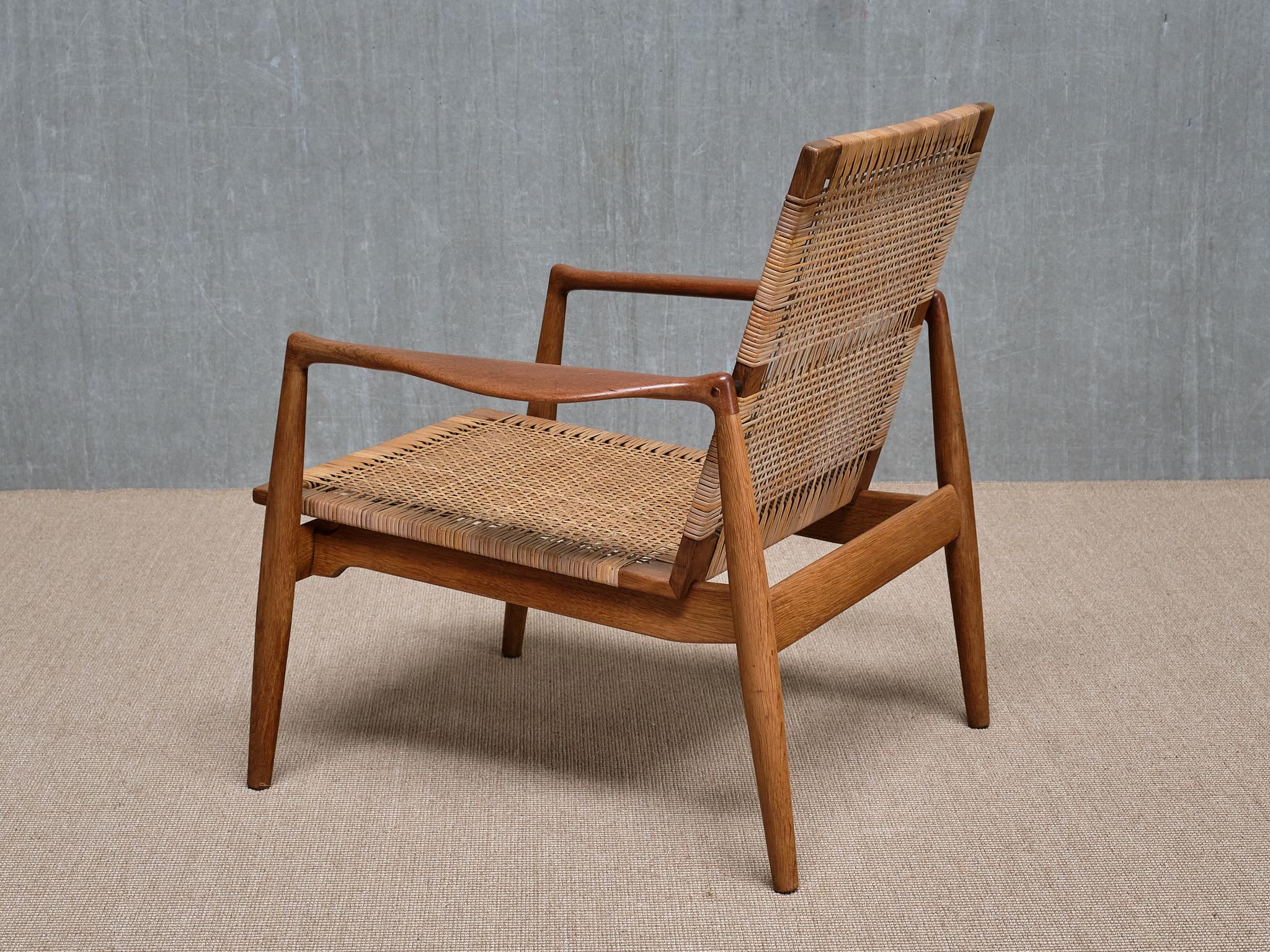 Finn Juhl SW 96 Armchair in Teak, Oak and Cane, Søren Willadsen, Denmark, 1956 For Sale 2