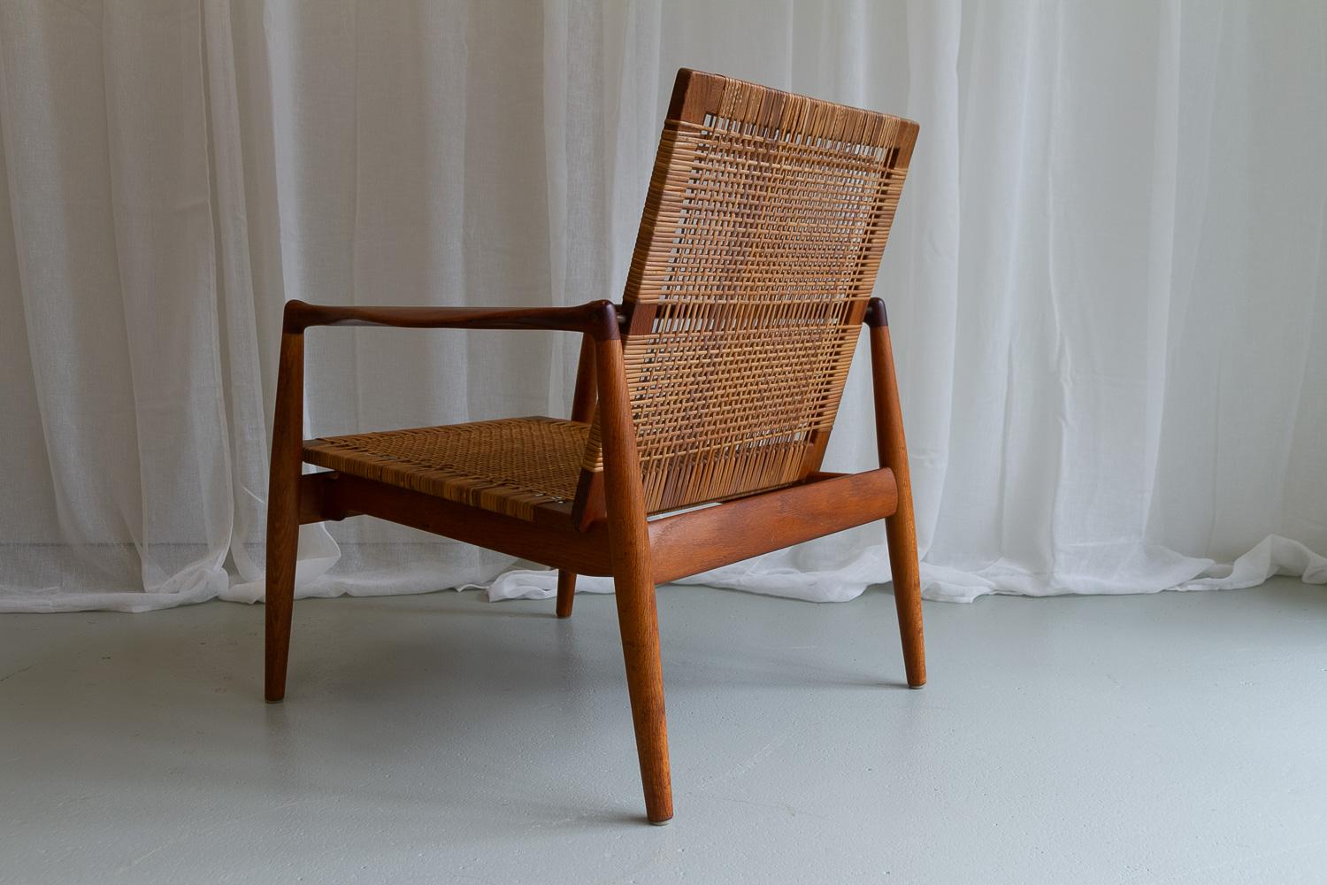Finn Juhl SW96 Armchair in Teak and Oak for Søren Willadsen, 1950s. For Sale 5
