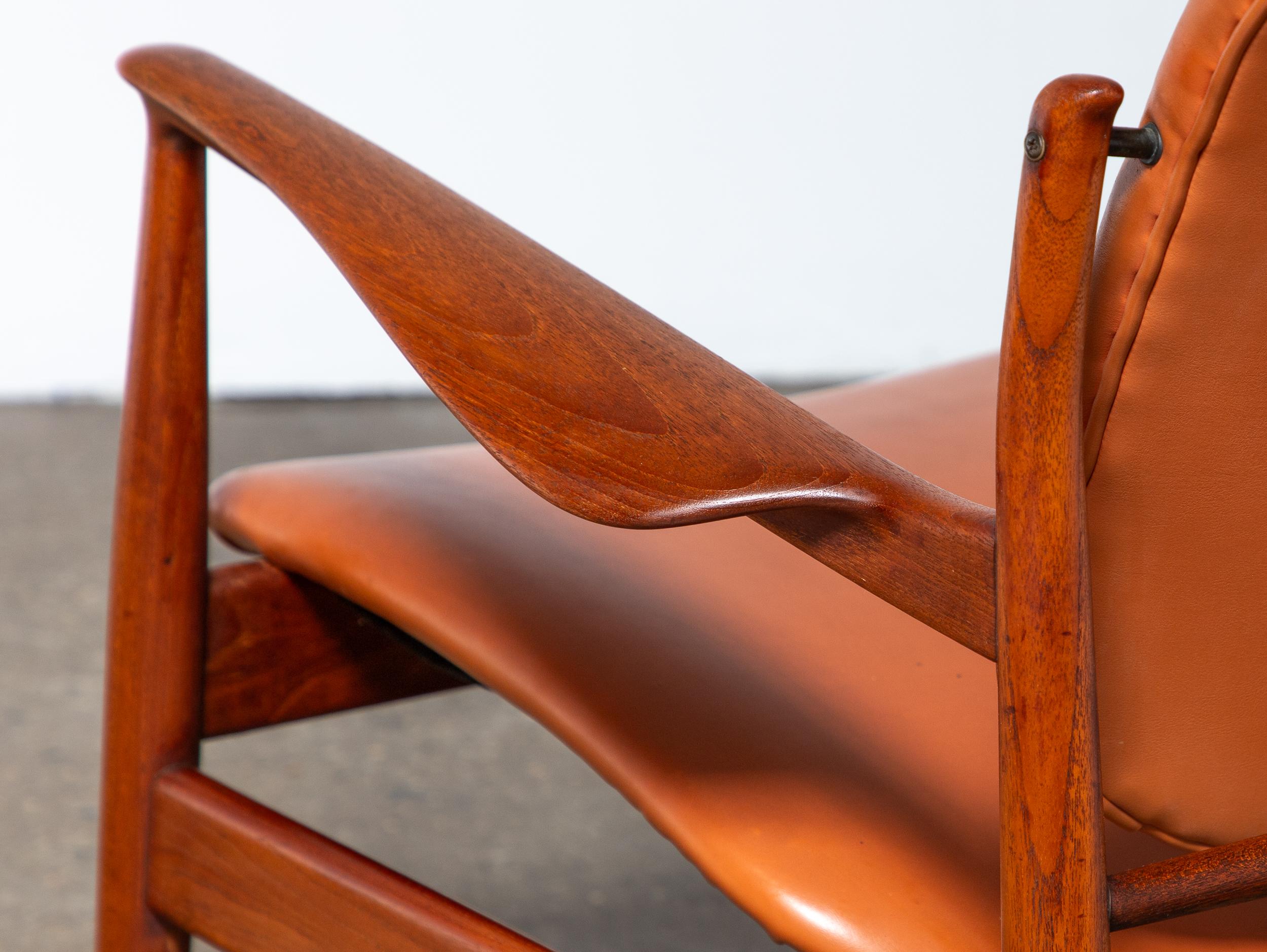 Sillón de teca Finn Juhl FD-136 para COM Transformado en venta