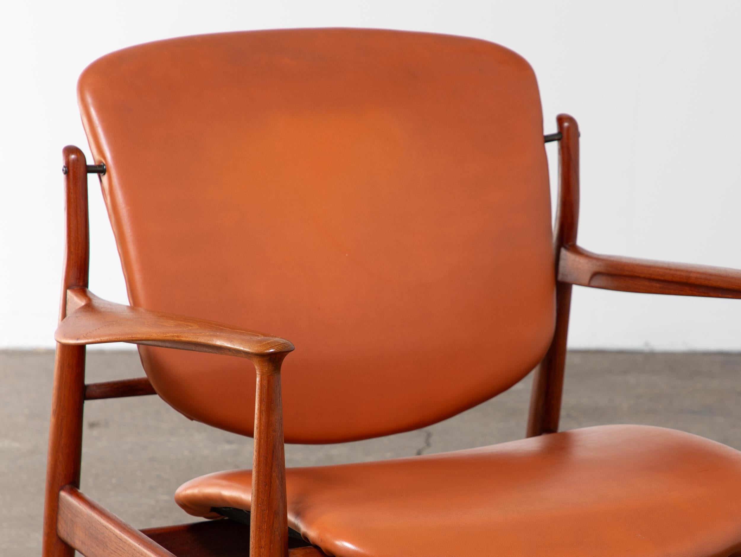 Sillón de teca Finn Juhl FD-136 para COM Teca en venta