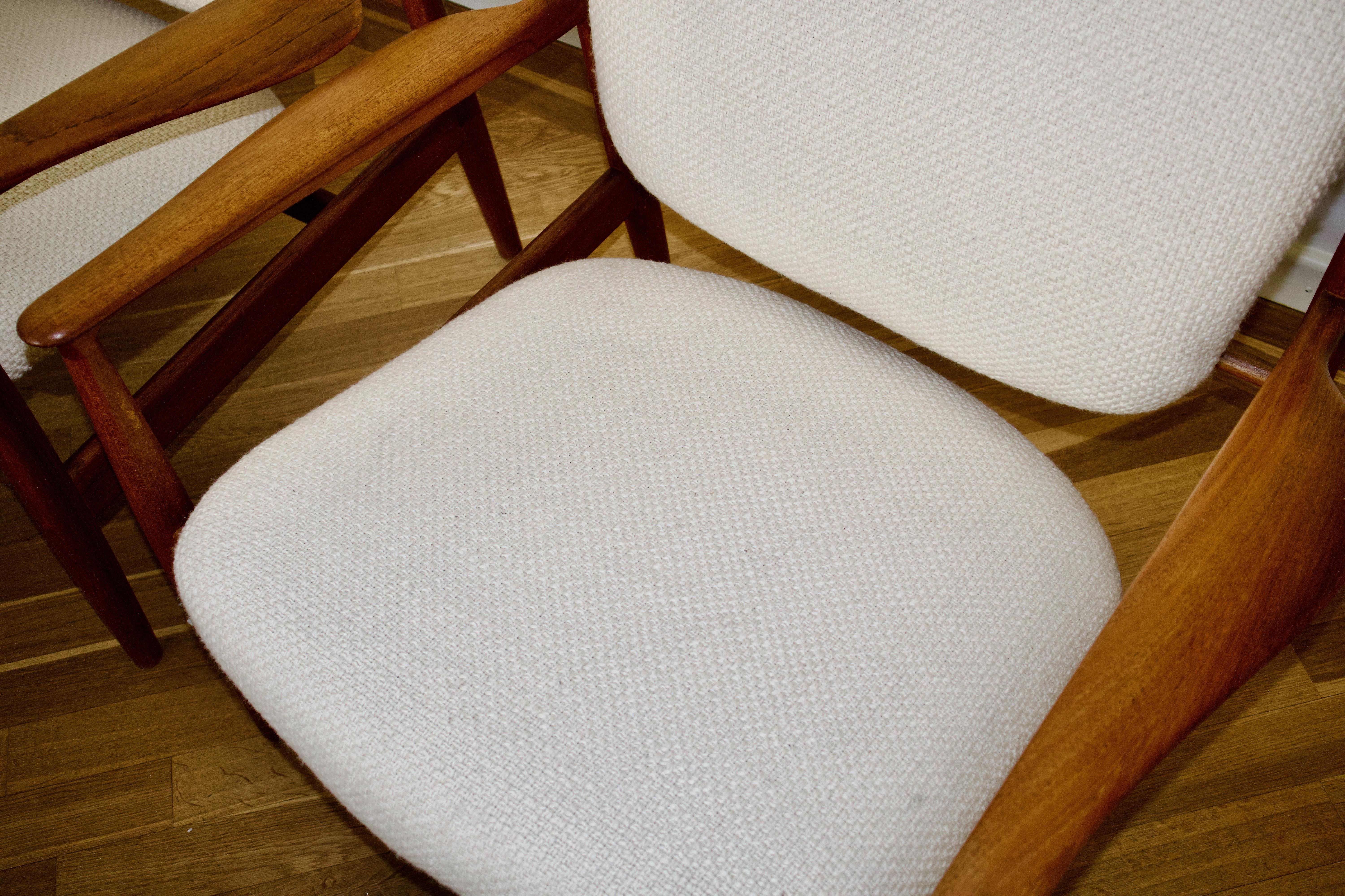 Finn Juhl Teak Lounge Chairs Model FD-136 for France & Daverkosen, Denmark, Pair For Sale 5