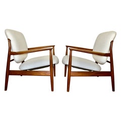 Finn Juhl Teak Lounge Chairs Model FD-136 for France & Daverkosen, Denmark, Pair
