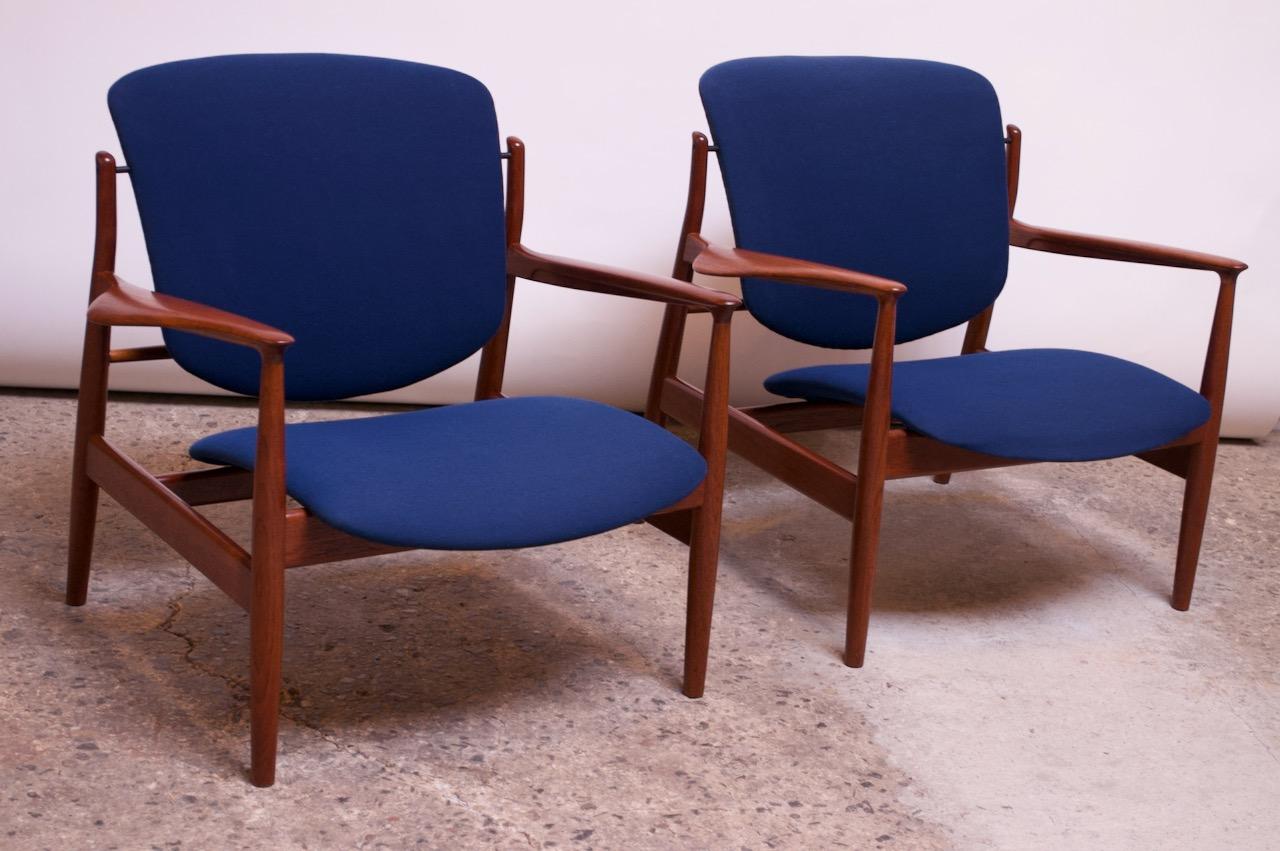 Mid-Century Modern Finn Juhl Teak Lounge Chairs Model FD-136 for France and Daverkosen For Sale