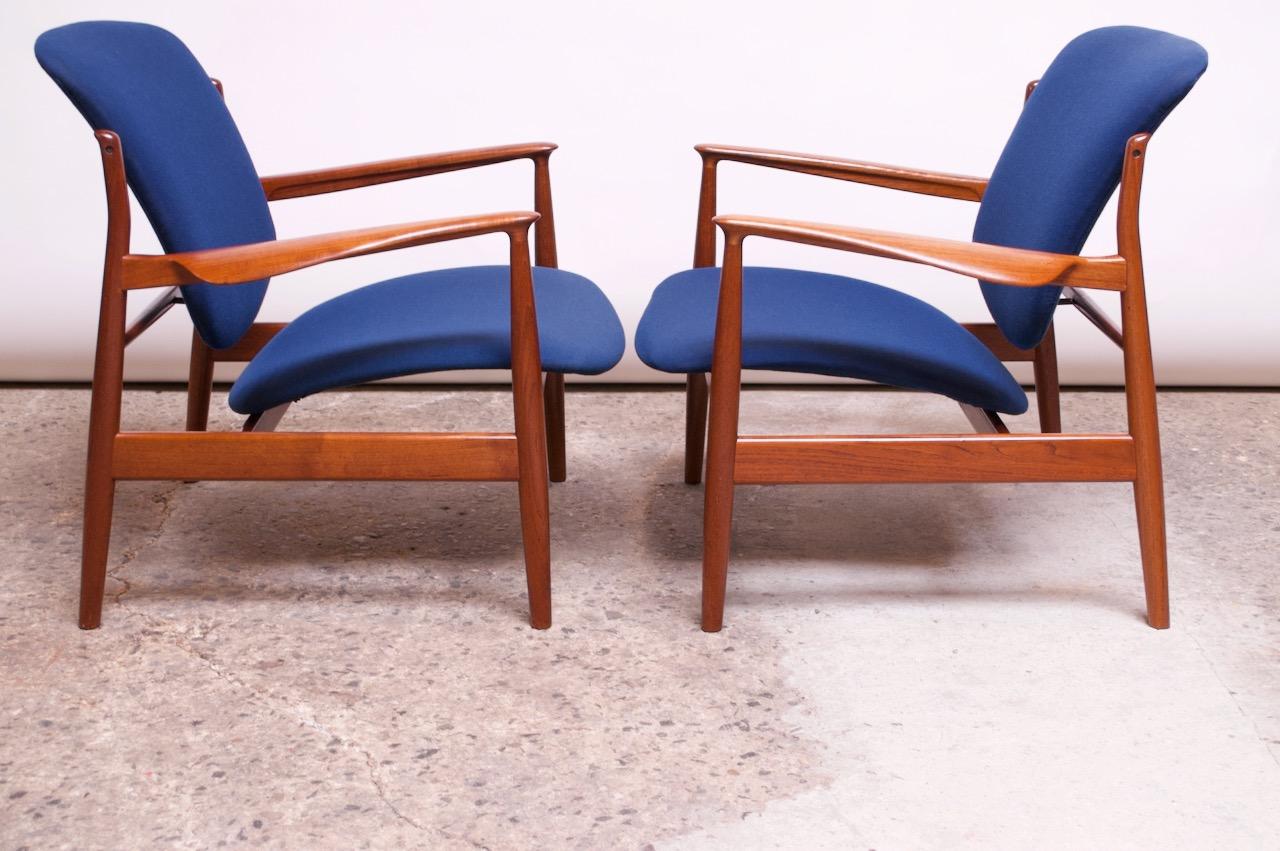 Finn Juhl Teak Lounge Chairs Model FD-136 for France and Daverkosen In Good Condition For Sale In Brooklyn, NY