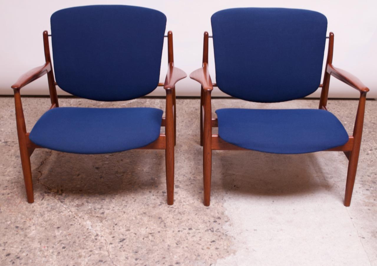 Finn Juhl Teak Lounge Chairs Model FD-136 for France and Daverkosen For Sale 2