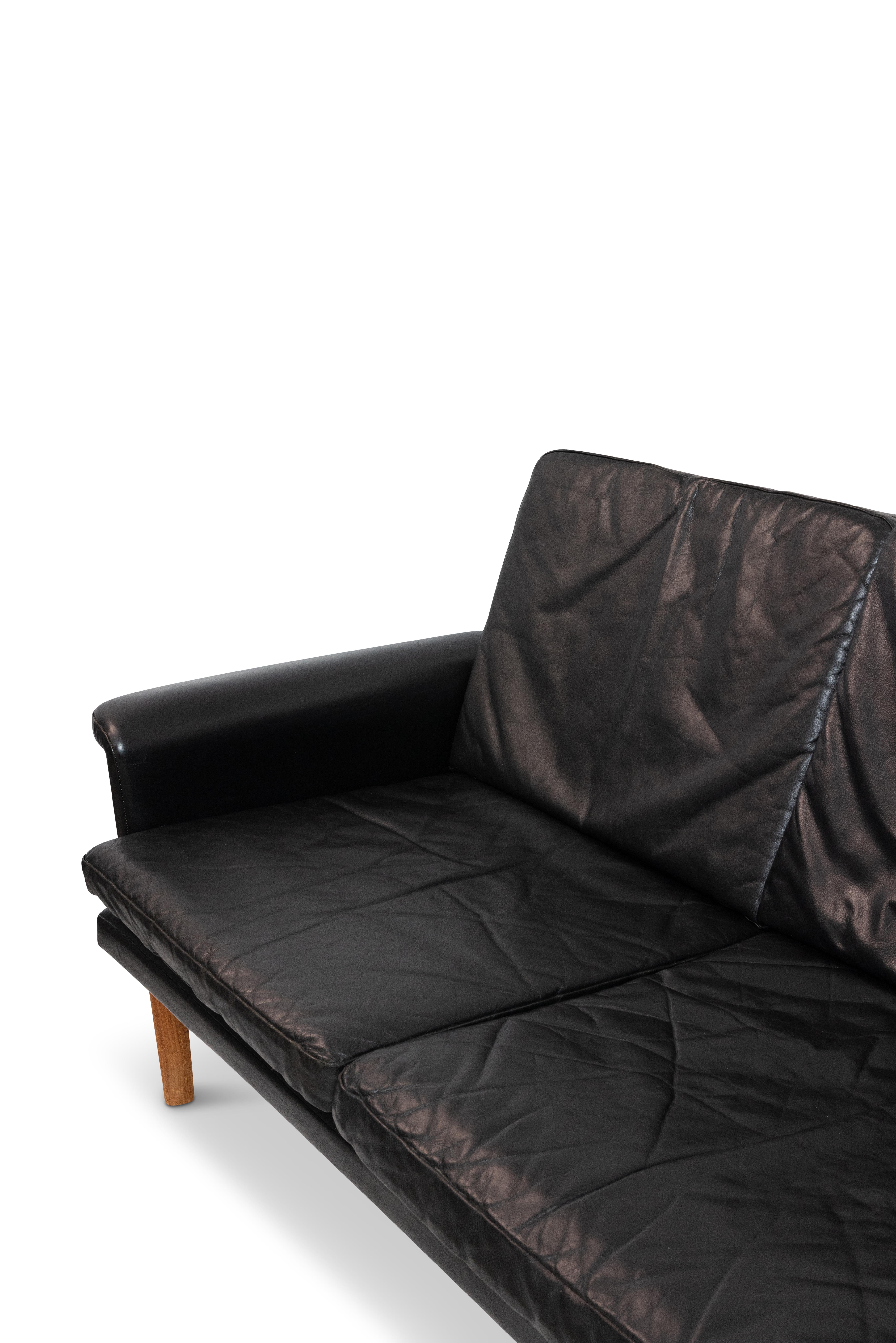Finn Juhl Three Seat Sofa with Original Black Leather, Model 218/3, Denmark For Sale 3