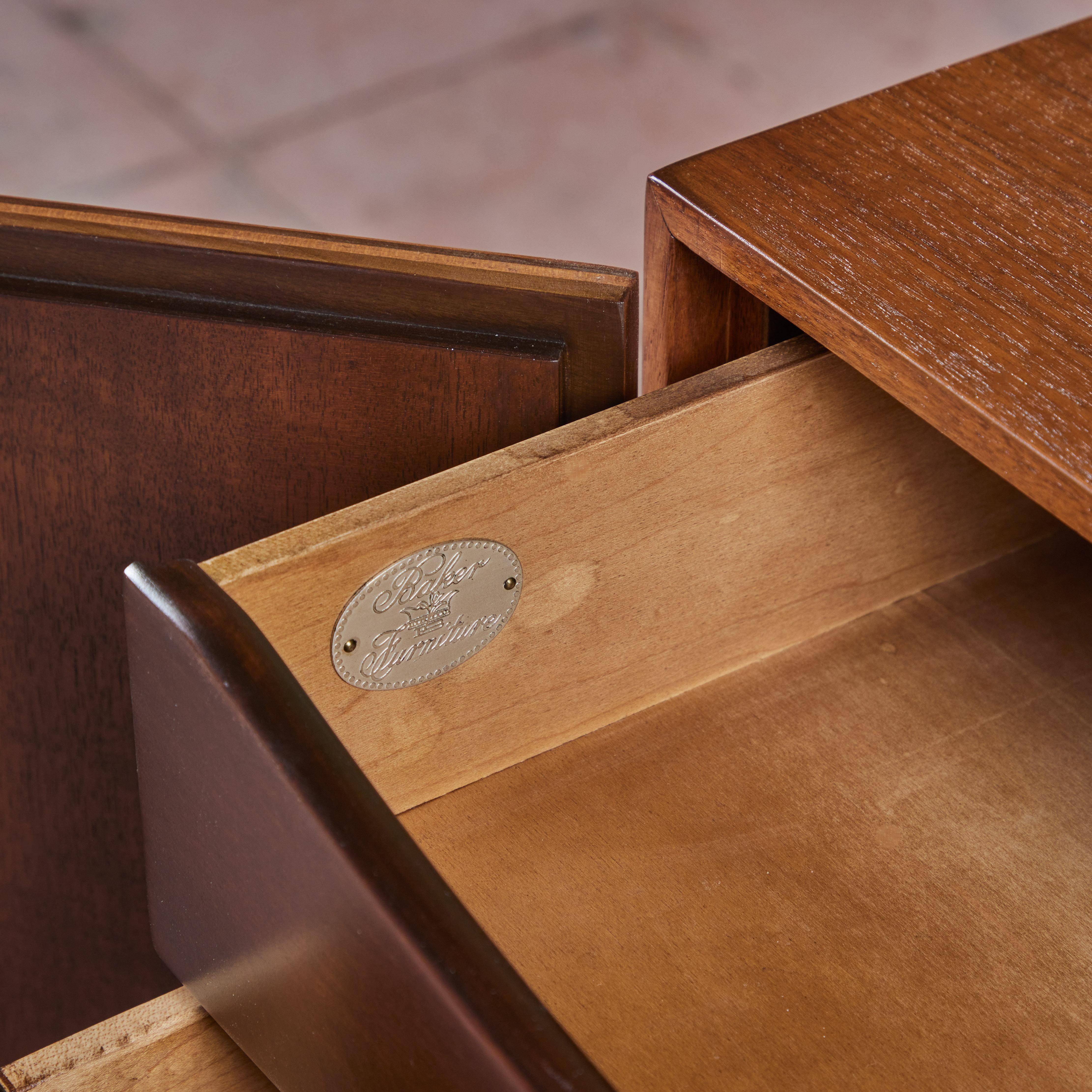 Finn Juhl für Baker Furniture: Schrank mit zwei Türen 8