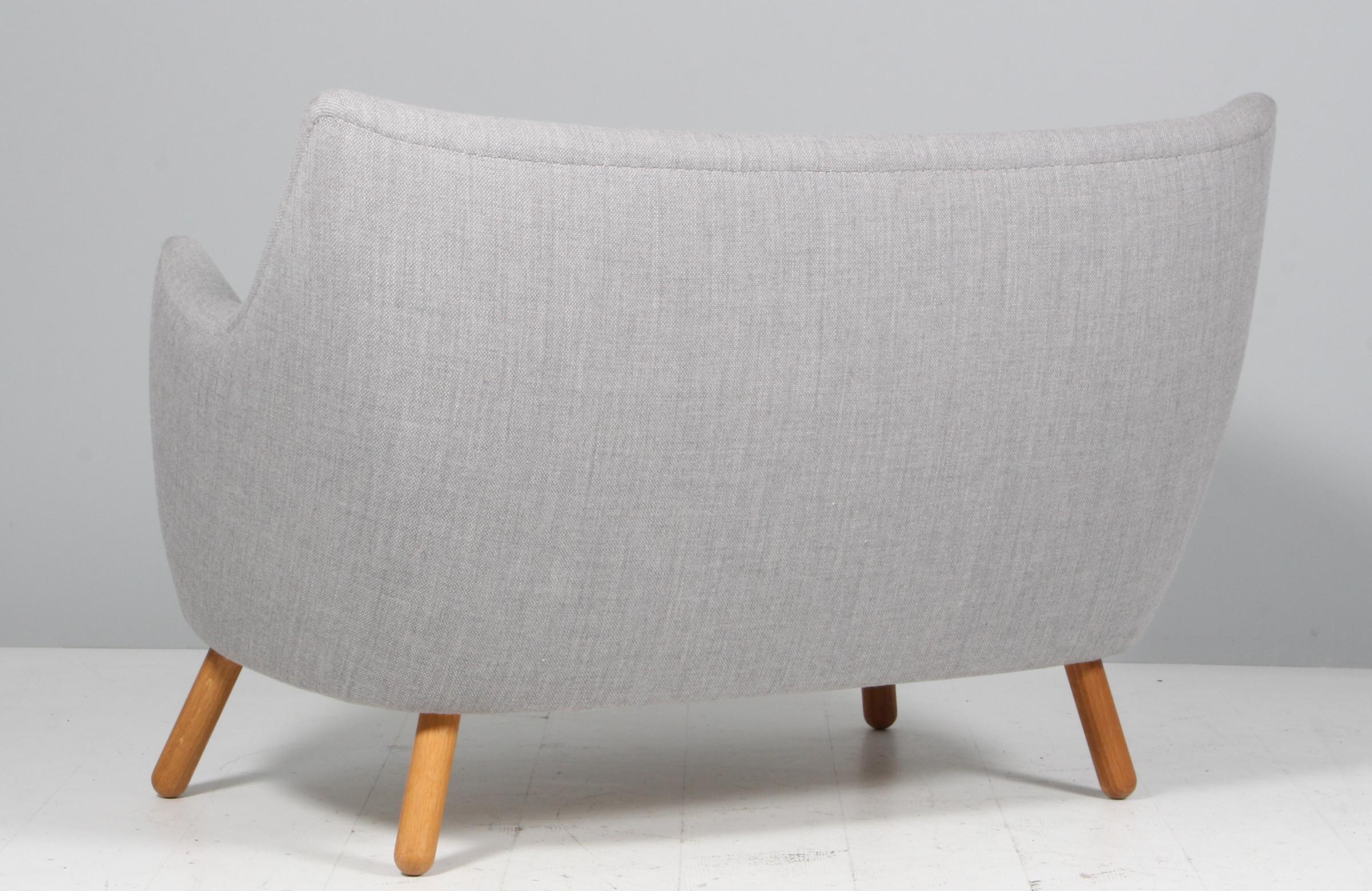 Finn Juhl two seat love seat sofa, model Poet in vendita 3