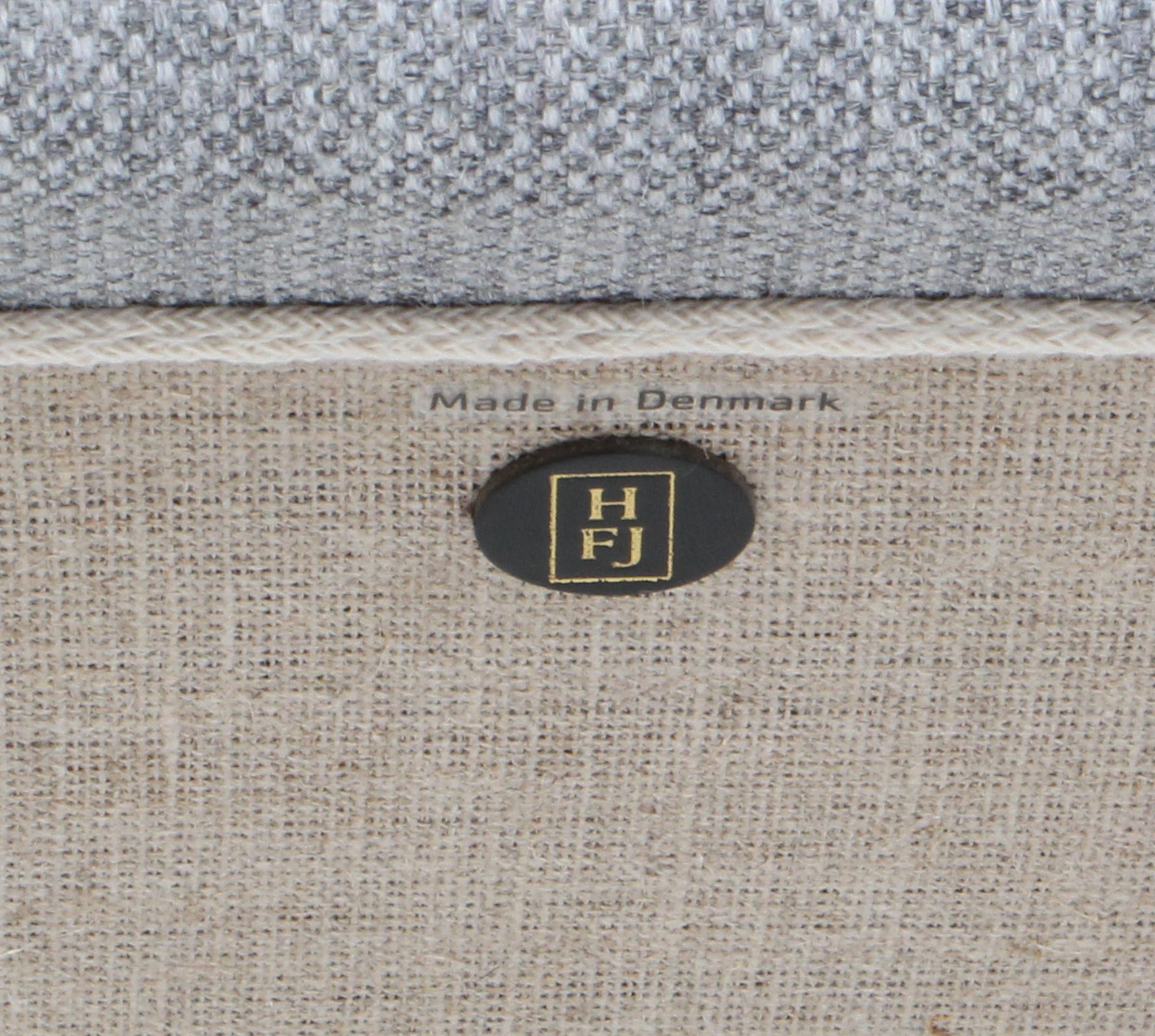 Finn Juhl two seat love seat sofa, model Poet in vendita 2