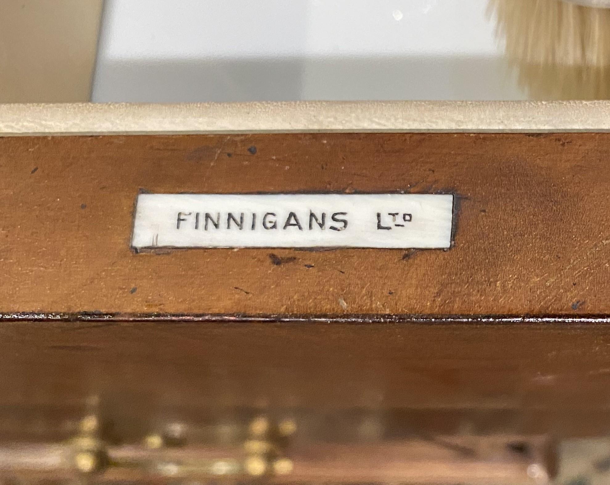 Finnegan's of London: squisita toeletta in mogano con accessori in vendita 4