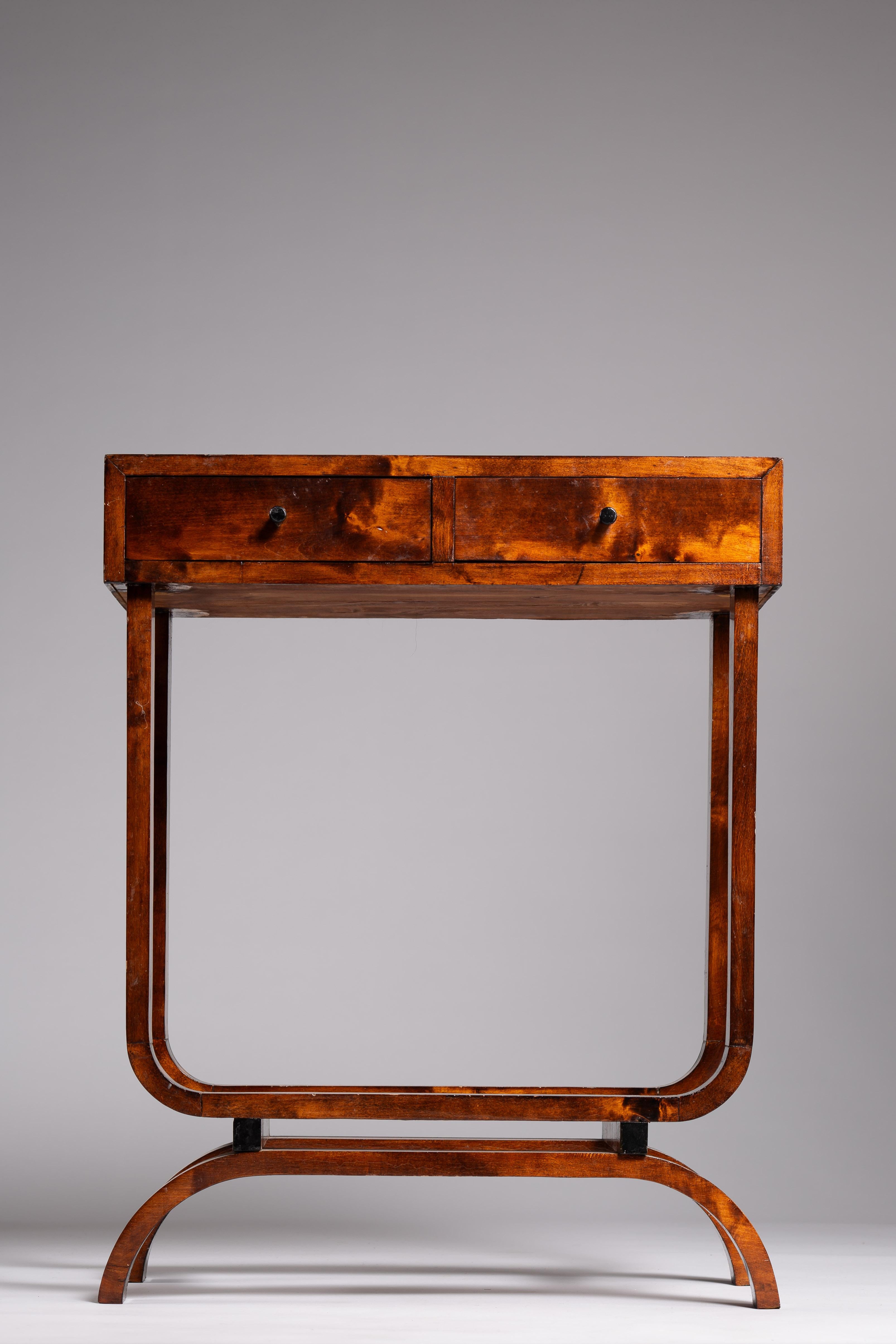 Finnish 1930's birch accent side table In Good Condition In Turku, Varsinais-Suomi