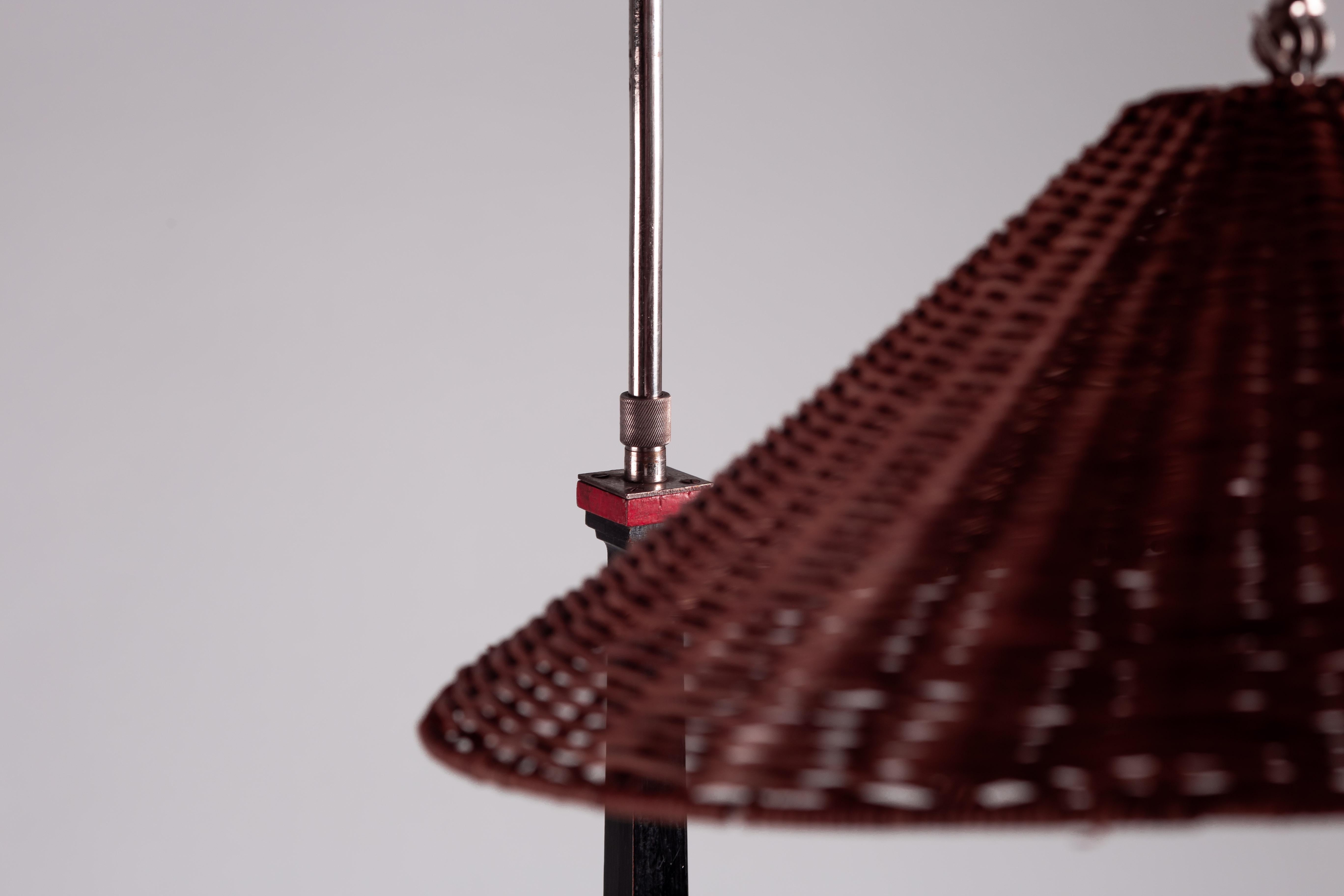 Finnische funktionalistische Stehlampe aus den 1930er Jahren mit Tisch im Angebot 3