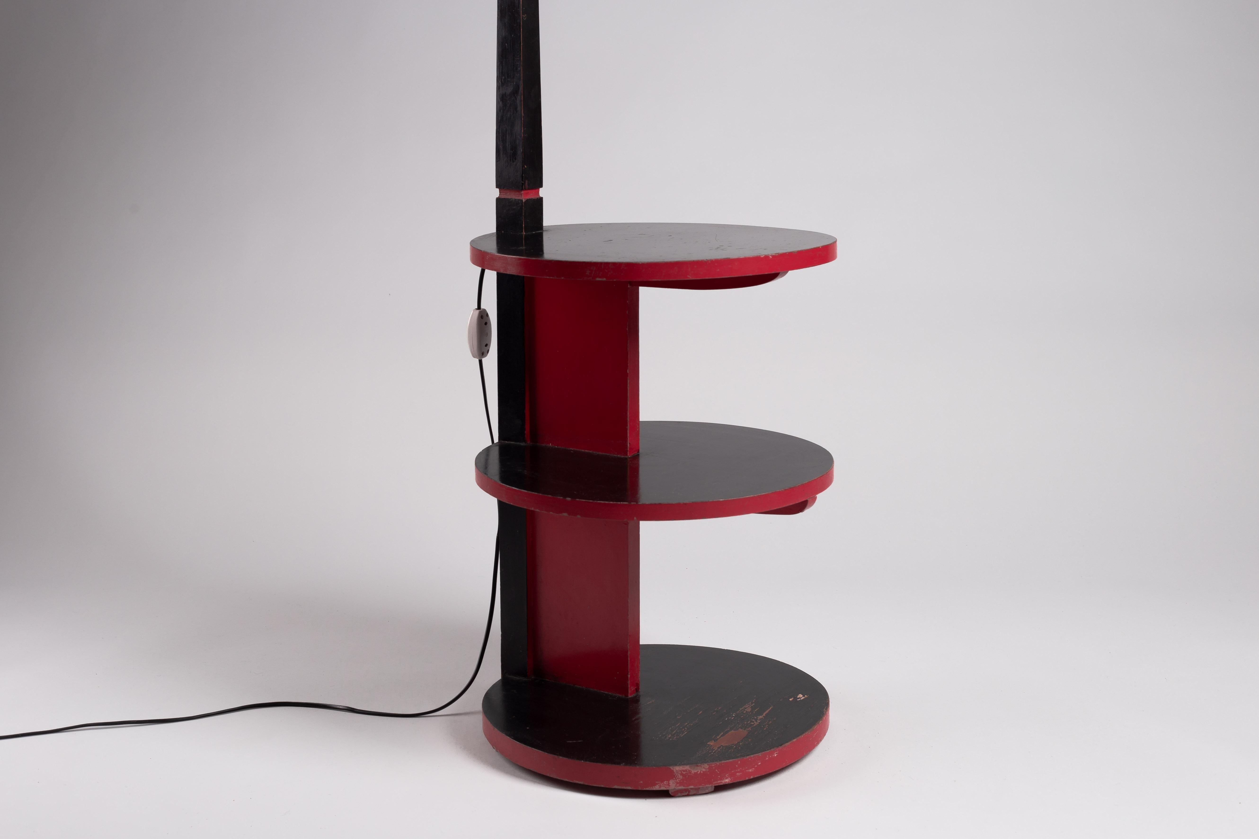 Finnische funktionalistische Stehlampe aus den 1930er Jahren mit Tisch im Angebot 4