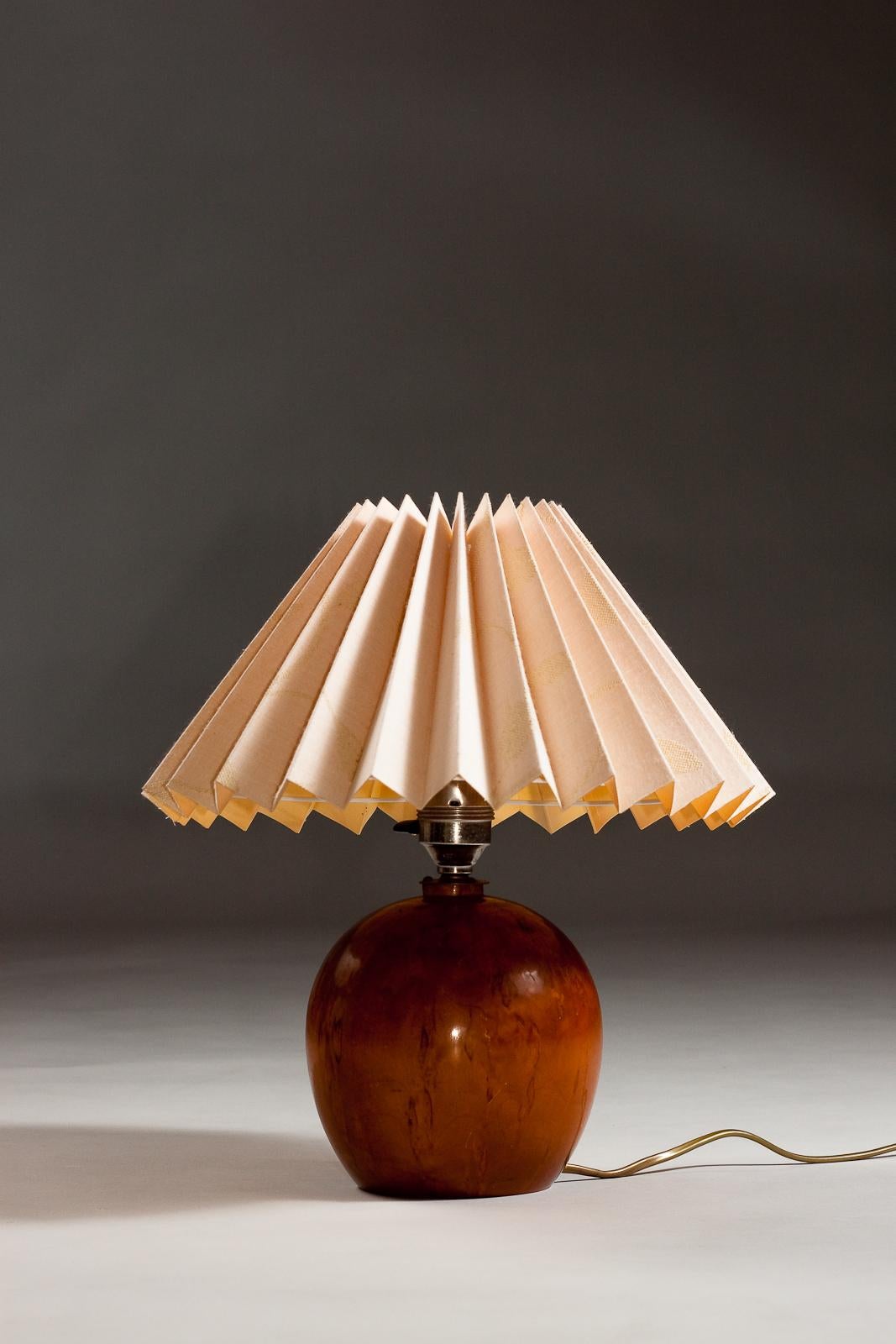 Finnish 1930's wooden table lamp For Sale 4