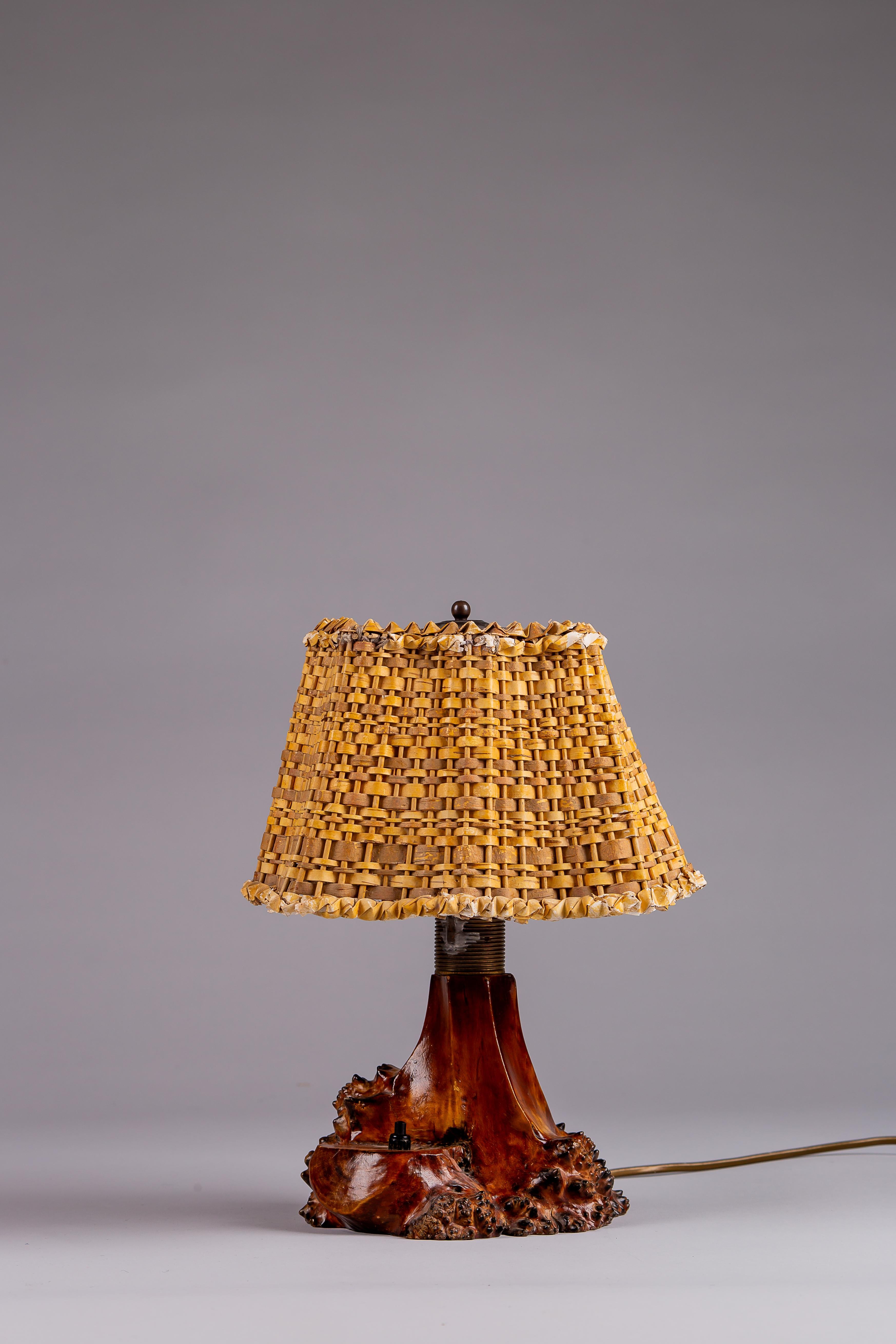 Folk Art Finnish 1940s folk art table lamp made from curly birch For Sale