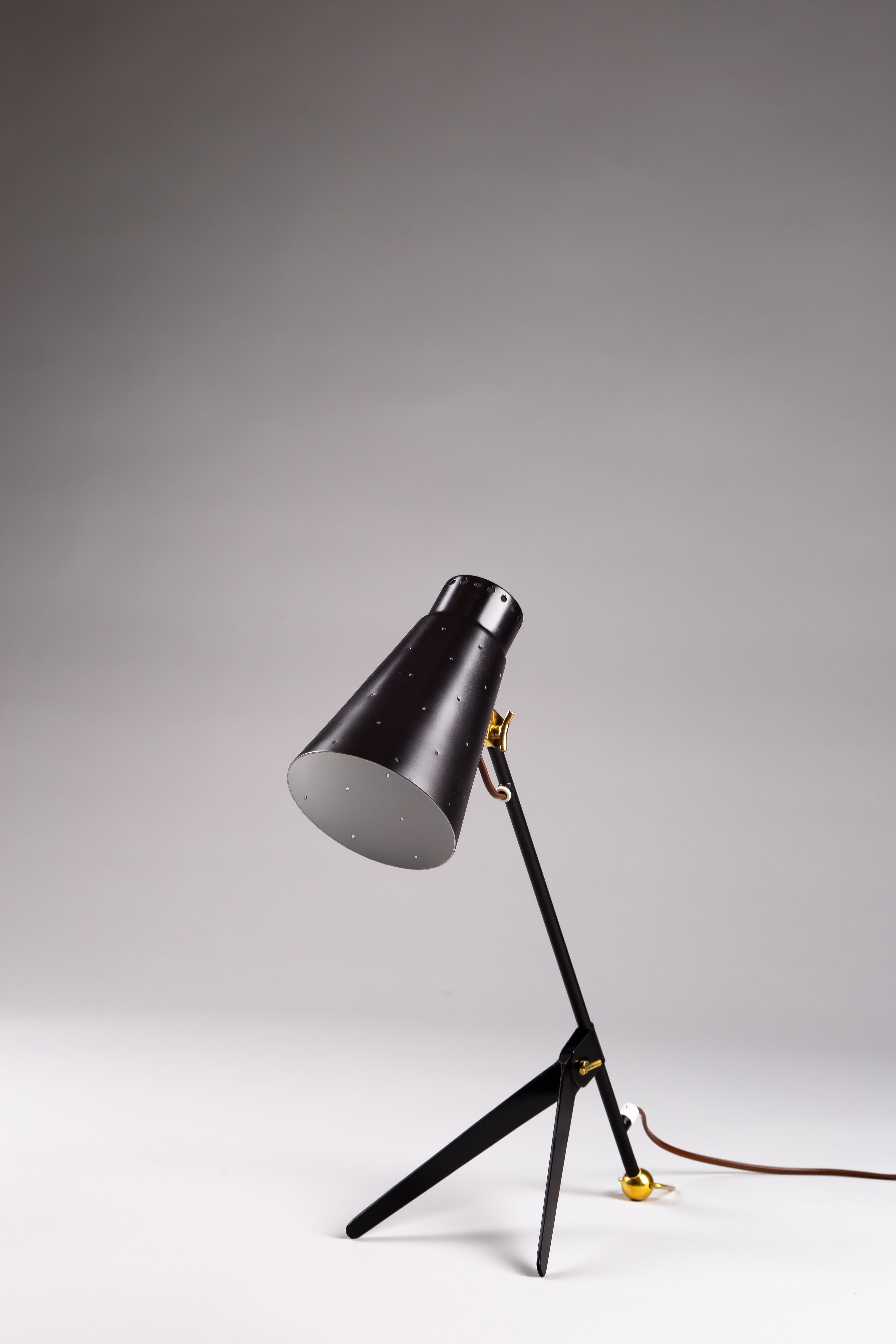 Métal Lampe de table/applique finlandaise EV70 des années 1950 pour Itsu Oy en vente