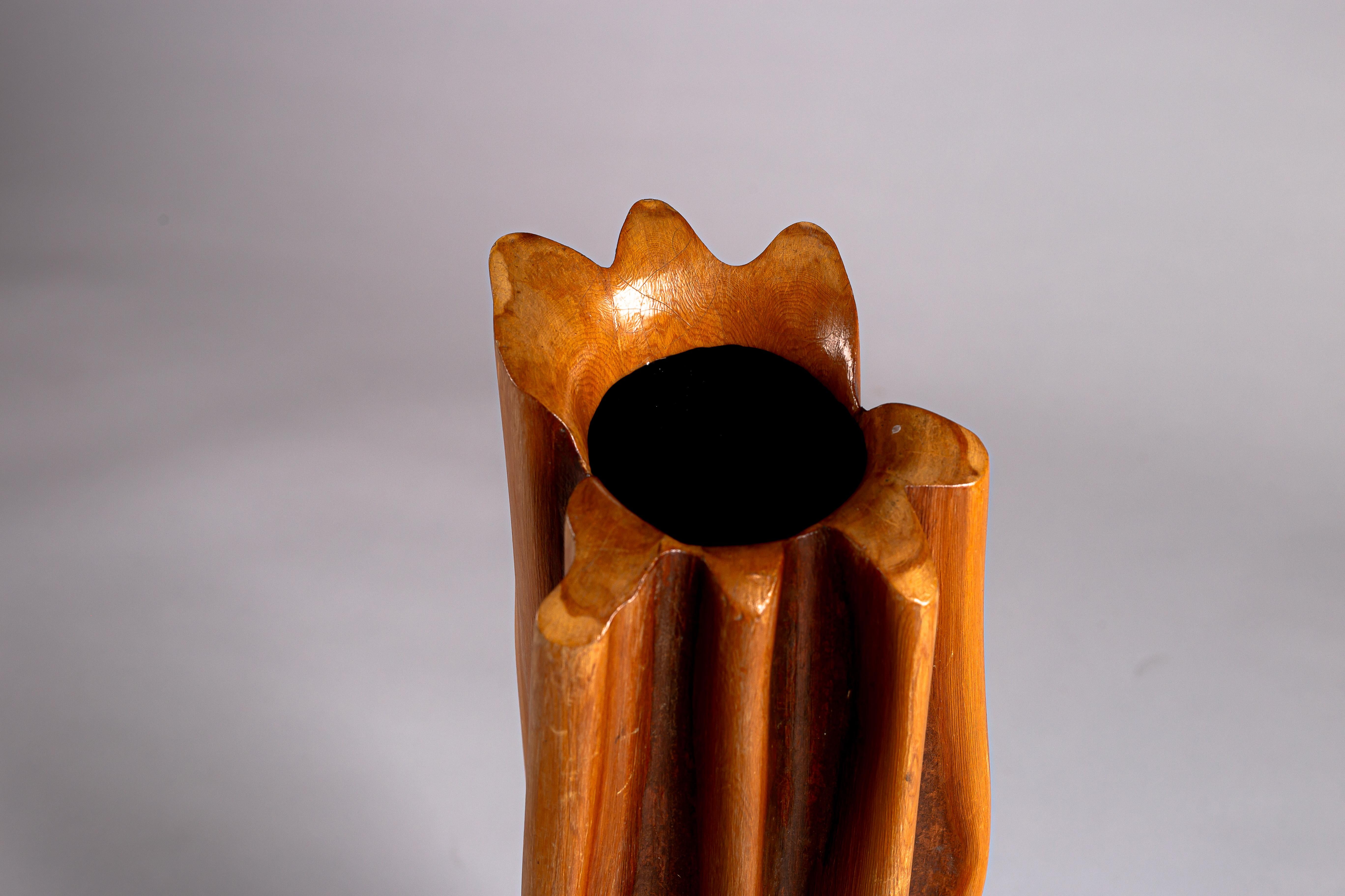 Grande vaso scultoreo in legno finlandese degli anni Settanta in vendita 3
