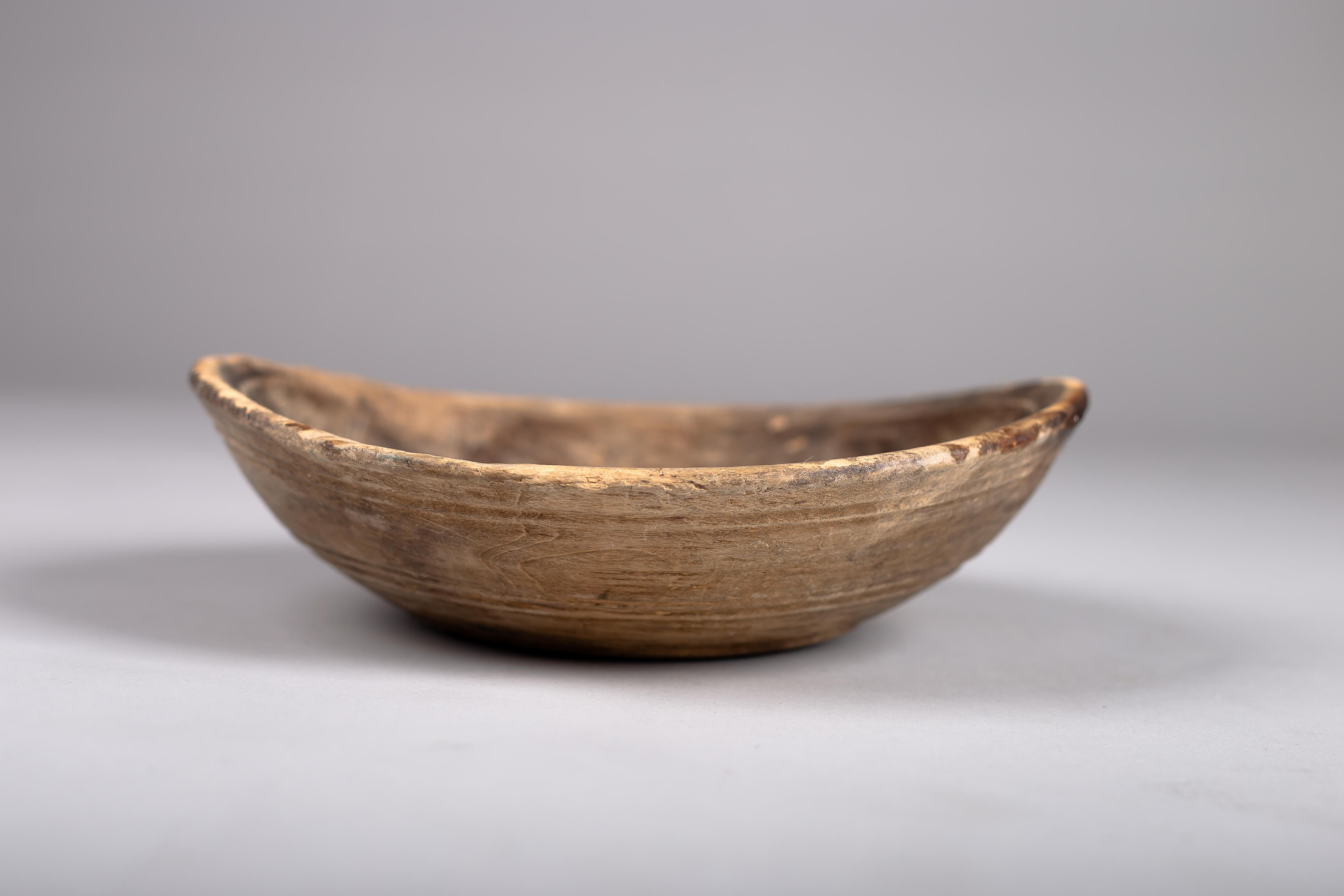 Bol d'art populaire en bois finlandais du 19e siècle en vente 3