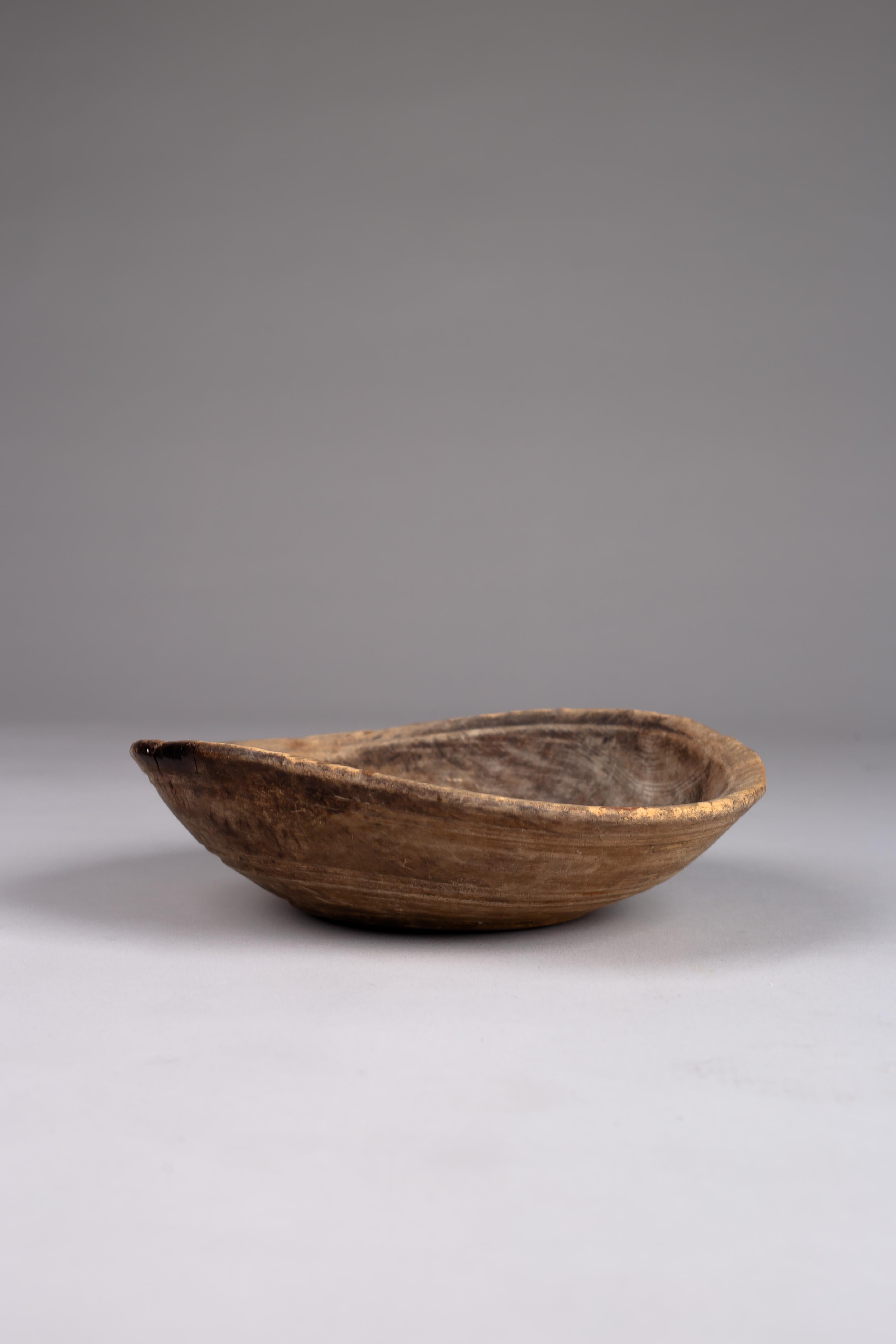 Artisanat Bol d'art populaire en bois finlandais du 19e siècle en vente